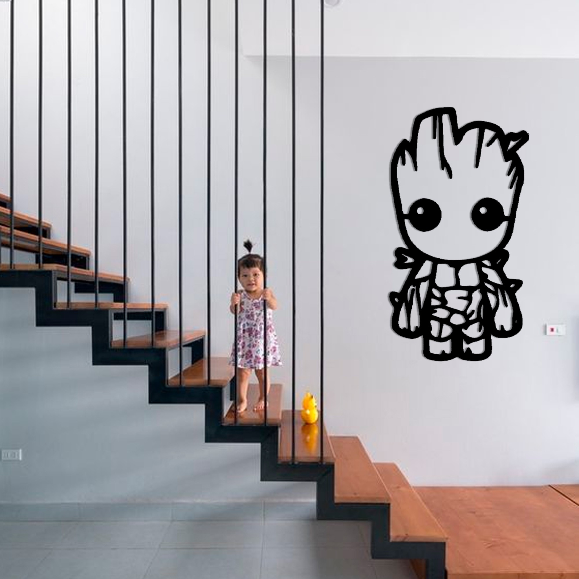 

Картина с дерева на стену Groot 50 см 300094