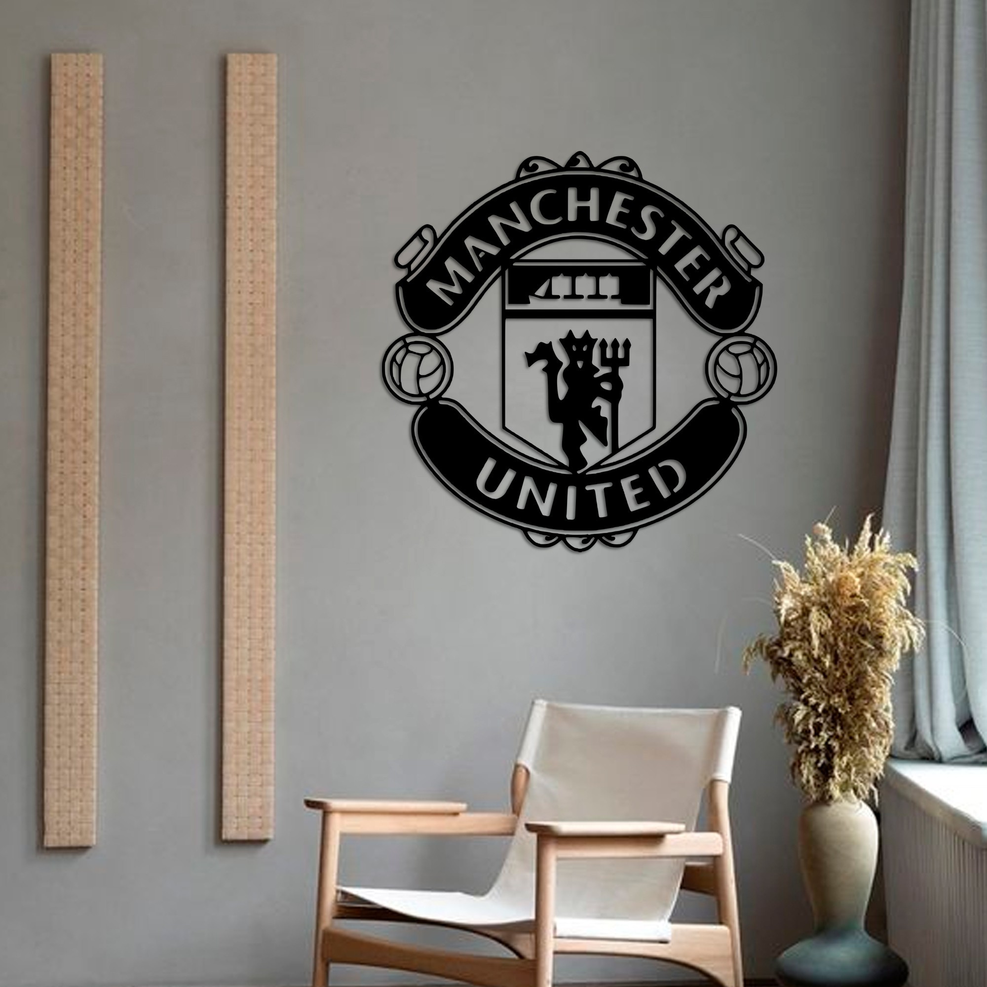 

Картина с дерева на стену футбольный герб FC Manchester United 50 см 30013