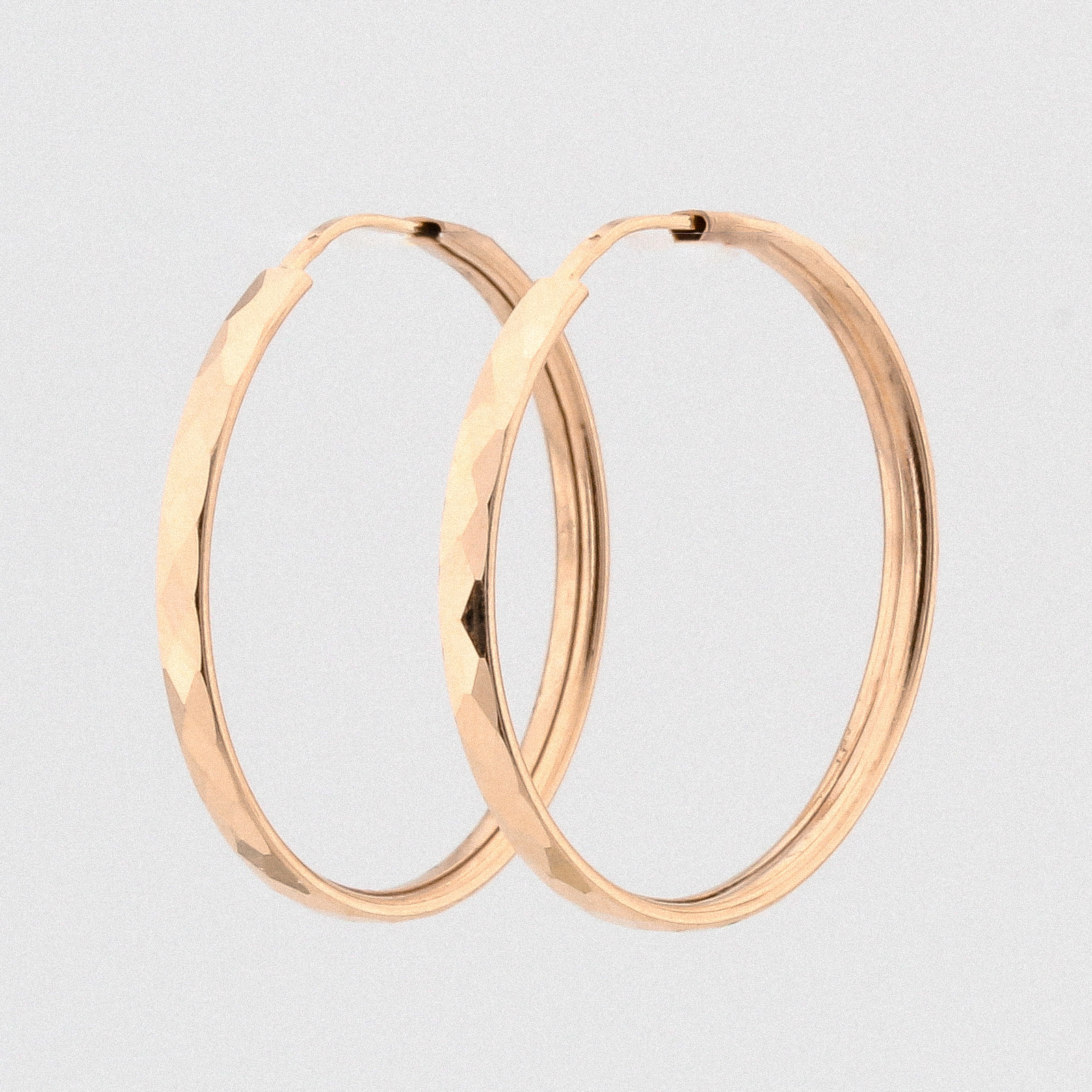 

Золотые серьги-кольца (Ø 3 см) C12961 Диамант