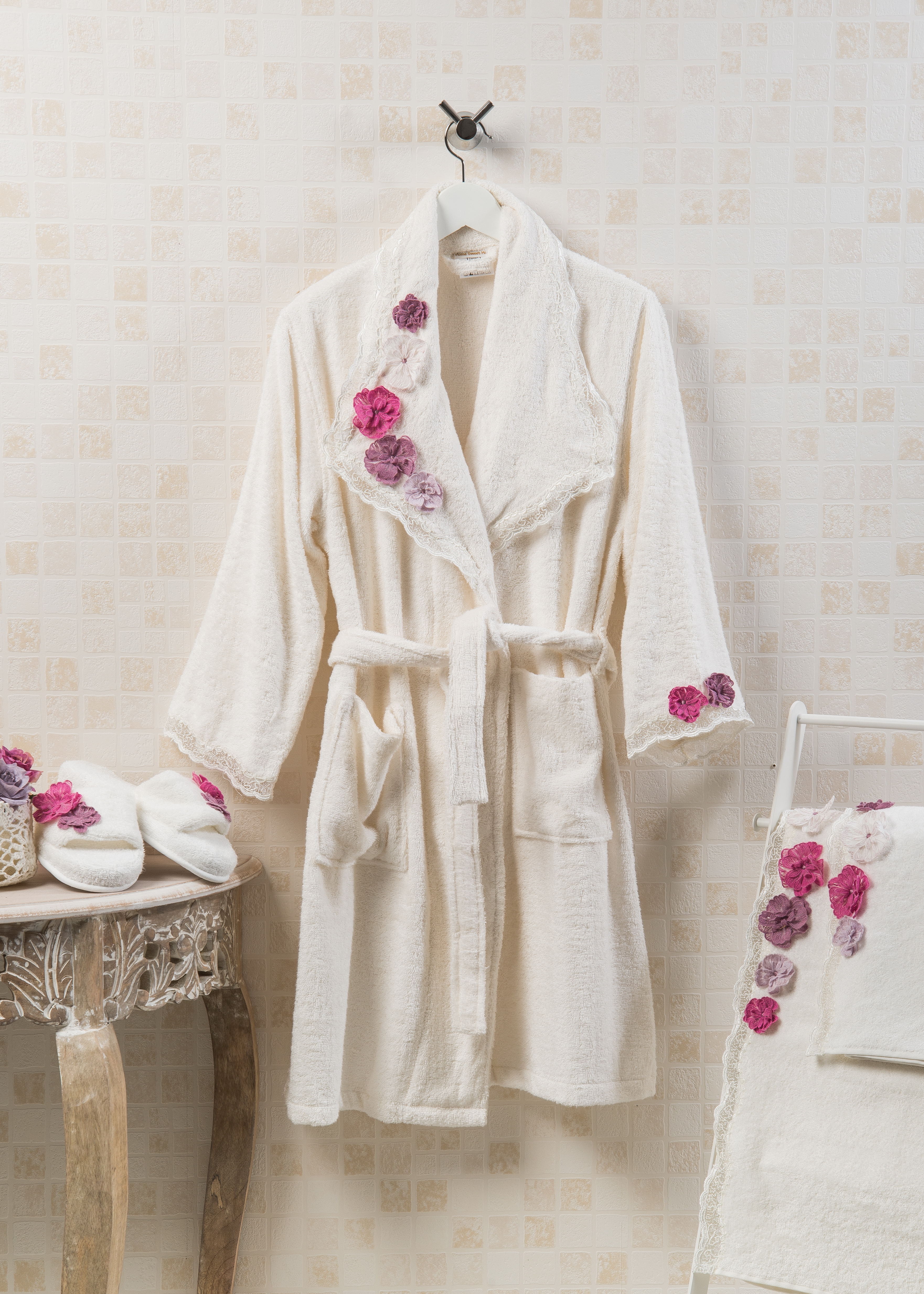 

Банный женский халат Home Sweet Home Peony  Молочный (279/3) (279/3, Банный женский халат Home Sweet Home Peony XL Молочный (279/3) (279/3)