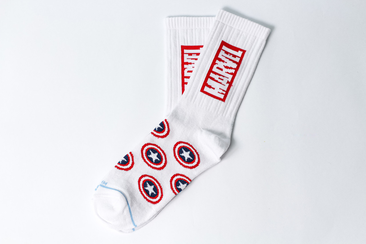 

Мужские носки LOMM Premium Marvel. Щит белый