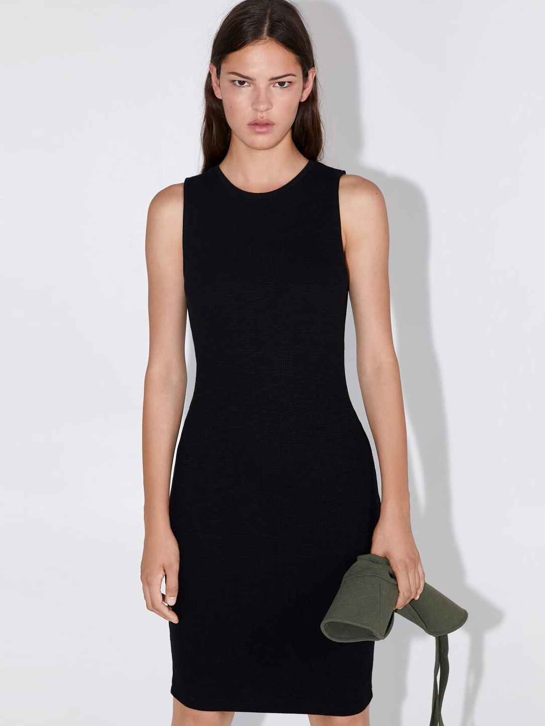 

Платье Zara 06050631800 S Черное