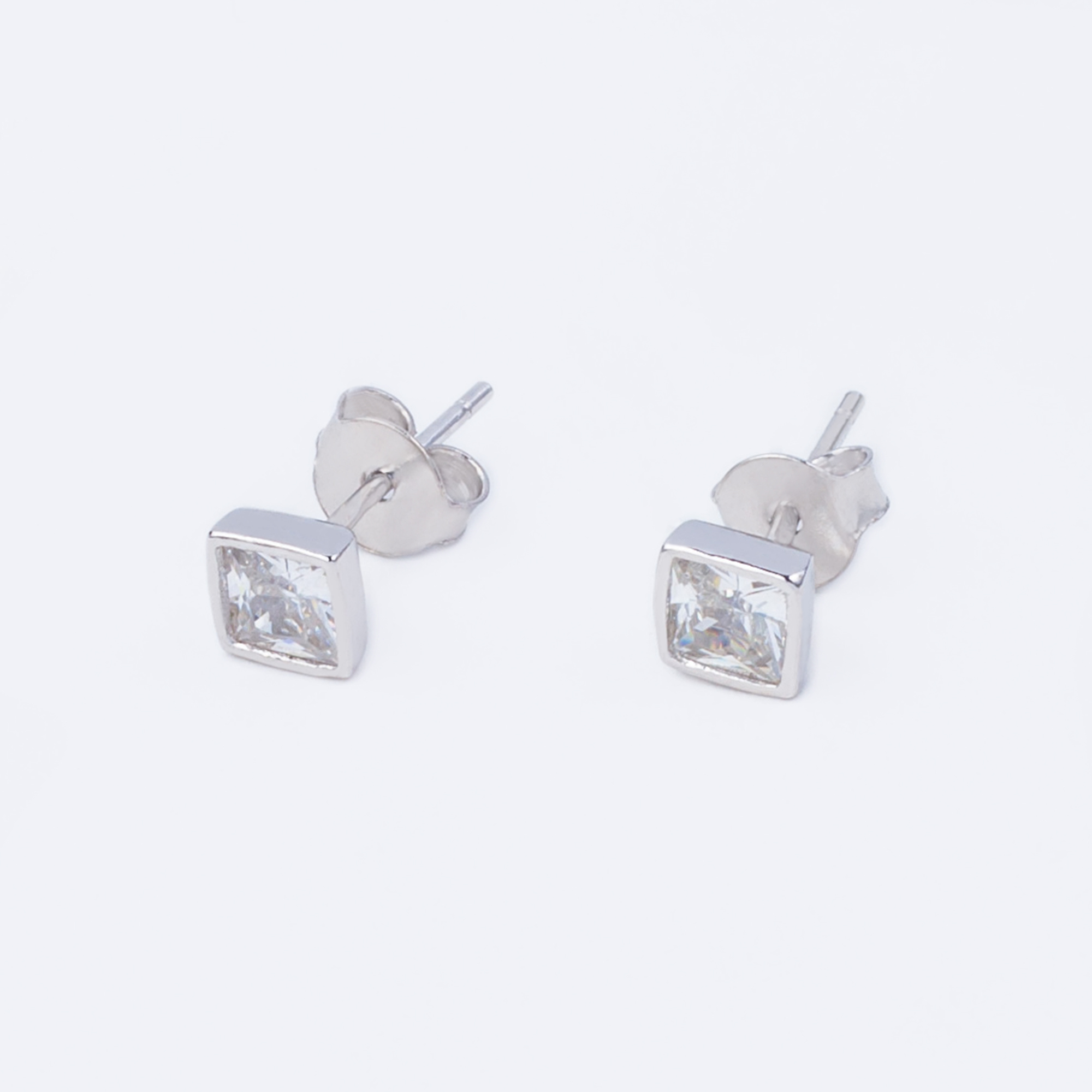

Сережки TOP Silver 1,10 г 520309б