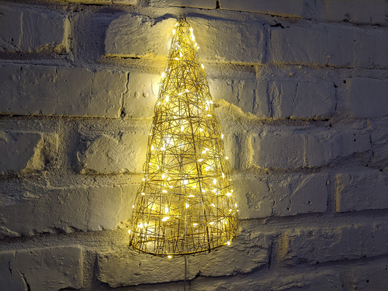 

Елка металлическая с гирляндой, железная, лофт, loft, питание от USB, 100 LED, 32 см., настенная 5883