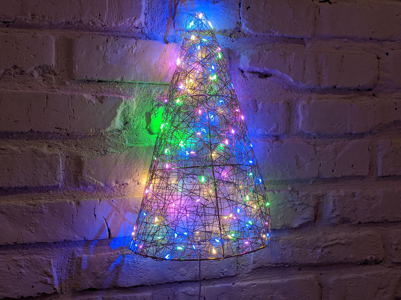 

Елка металлическая с гирляндой, железная, лофт, loft, питание от USB, 100 LED, 45 см., настенная 4722
