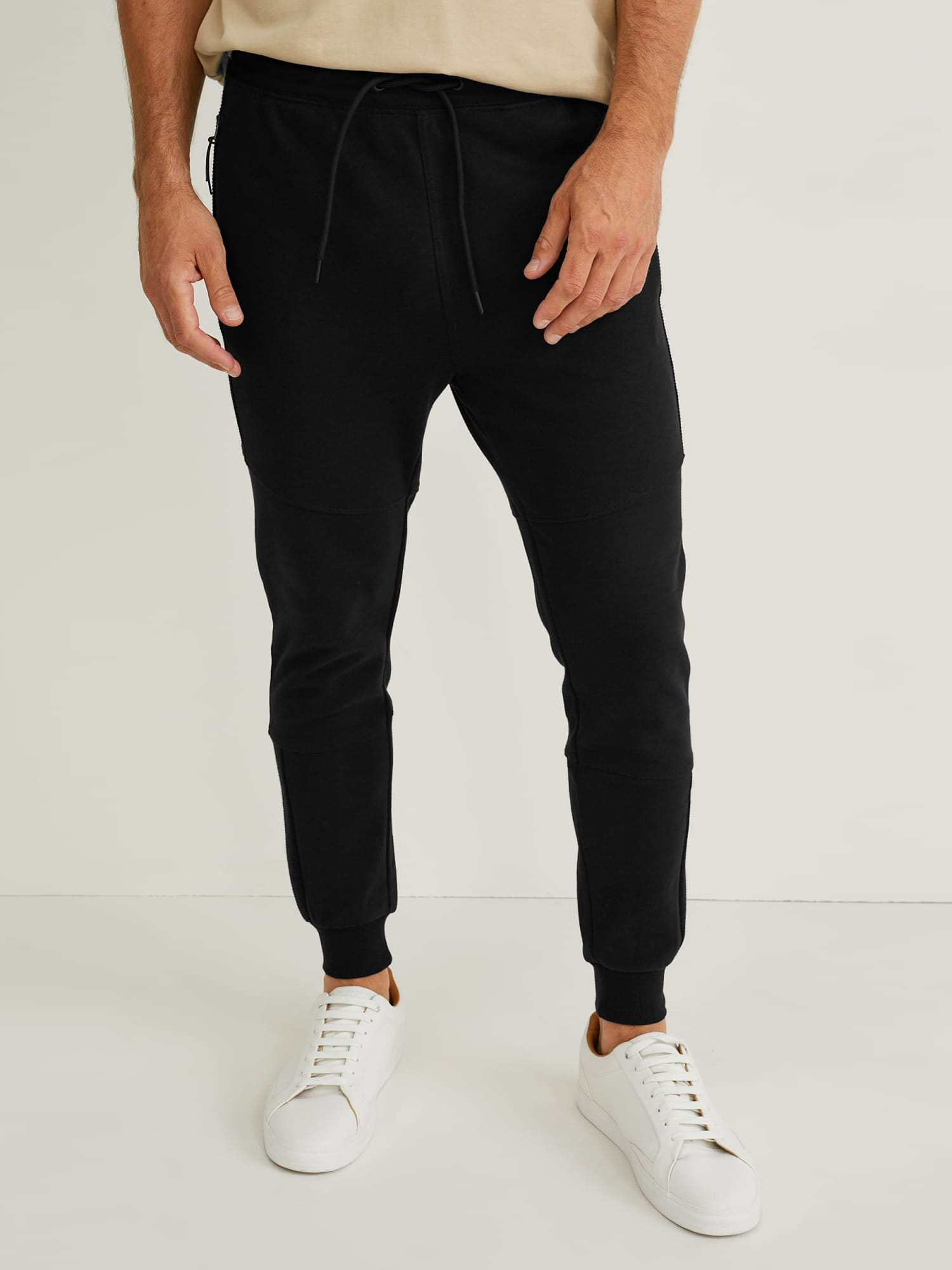 Спортивні штани чоловічі C&A FL2186485-Black XL Чорні від Rozetka на платформі USKIDKA Акція на Спортивні штани чоловічі C&A FL2186485-Black XL Чорні від Rozetka