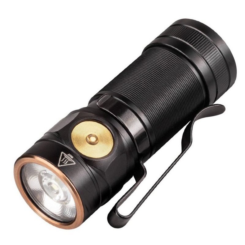 

Фонарь Fenix E18R (Cree XP-L HI, 750 люмен, 5 режимов, 1x16340, магнитная зарядка), комплект