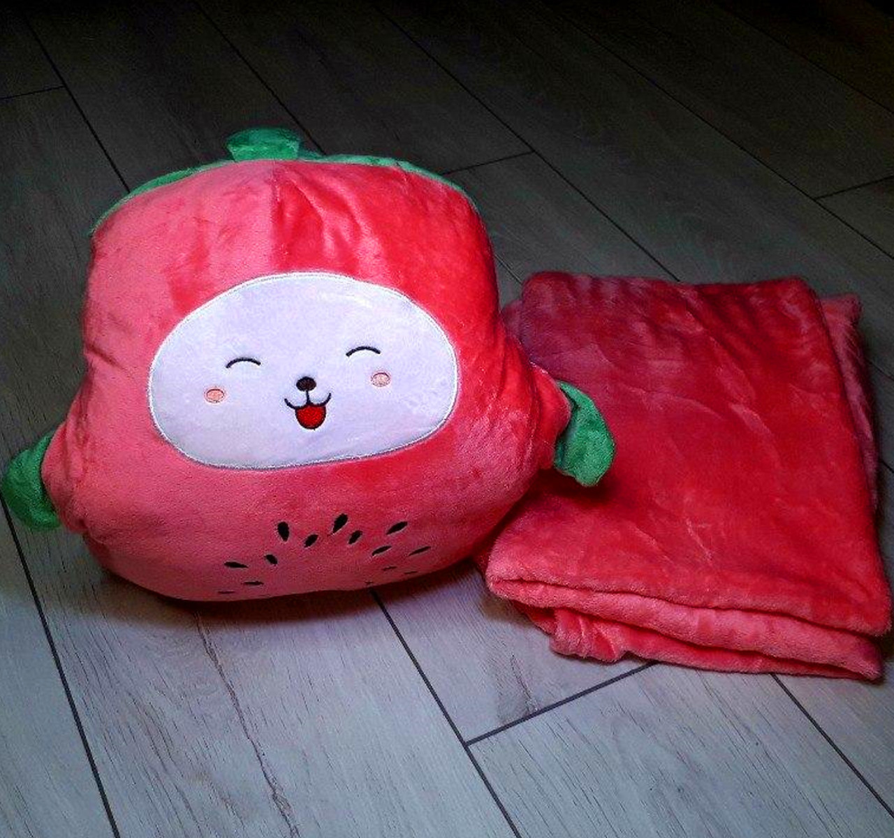 

Мягкая игрушка Арбуз Happy Toys 4 в 1: подушка, плед, муфта для рук