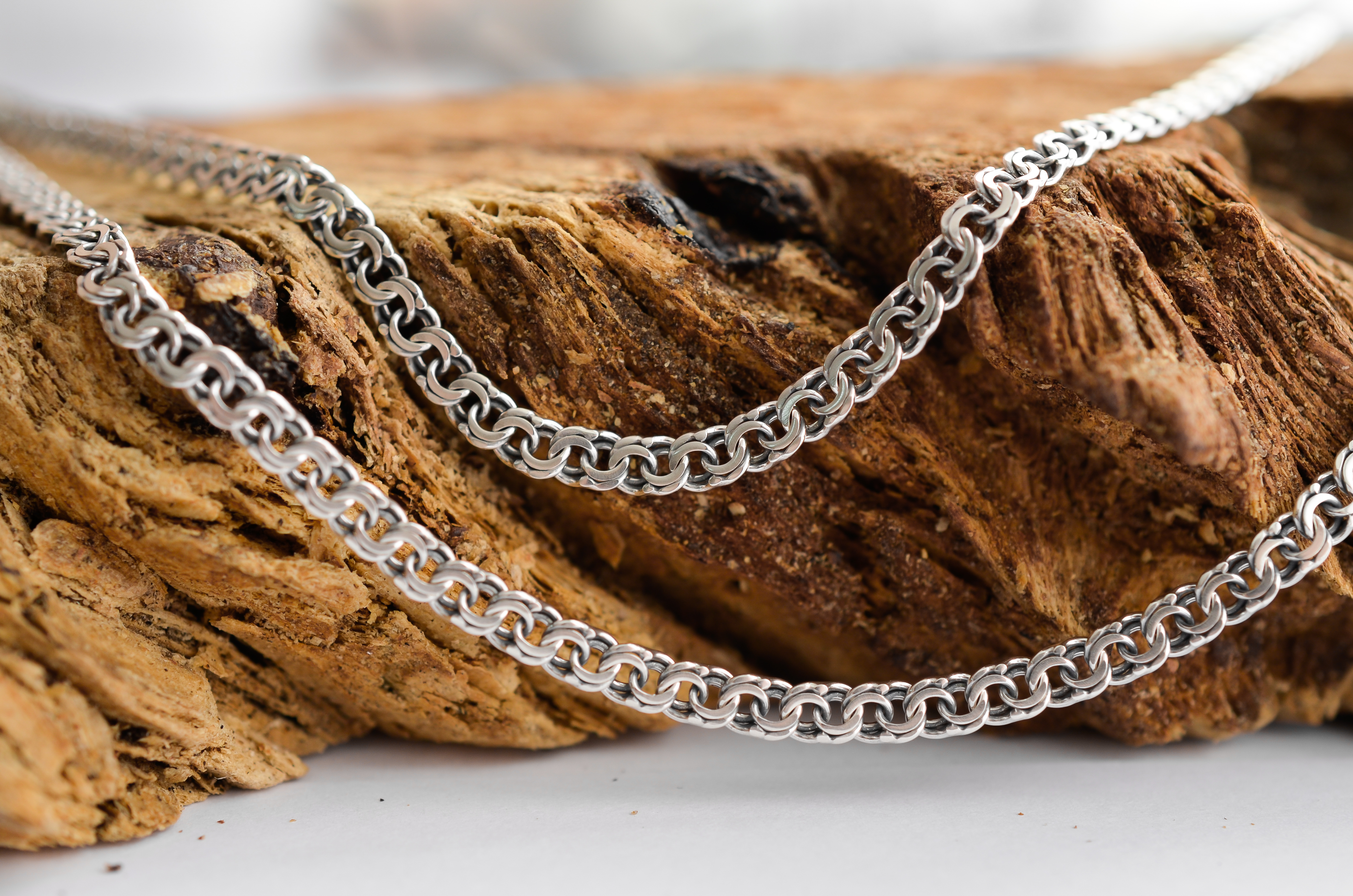 

Серебряная цепочка Meridian 925 пробы Плоский запиляный бисмарк в чернении 60 размер 25122/1600