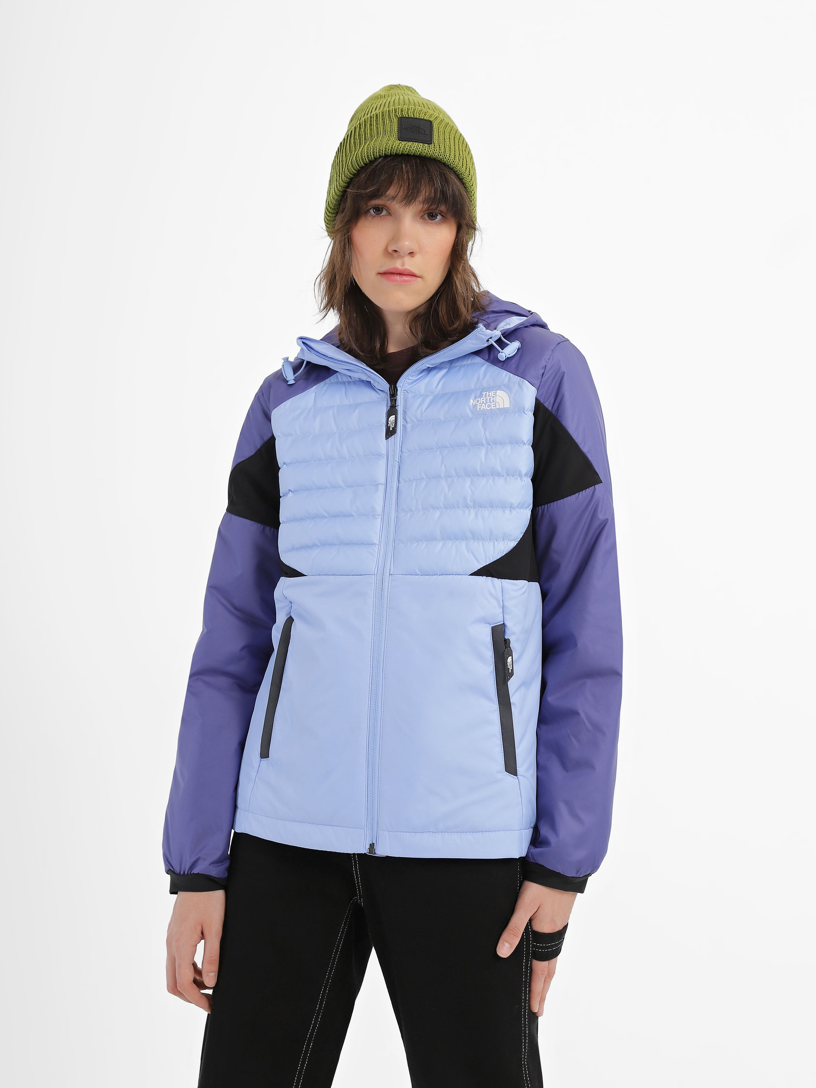 Акція на Куртка зимова коротка жіноча The North Face NF0A851UOS71 L 11 Блакитна від Rozetka