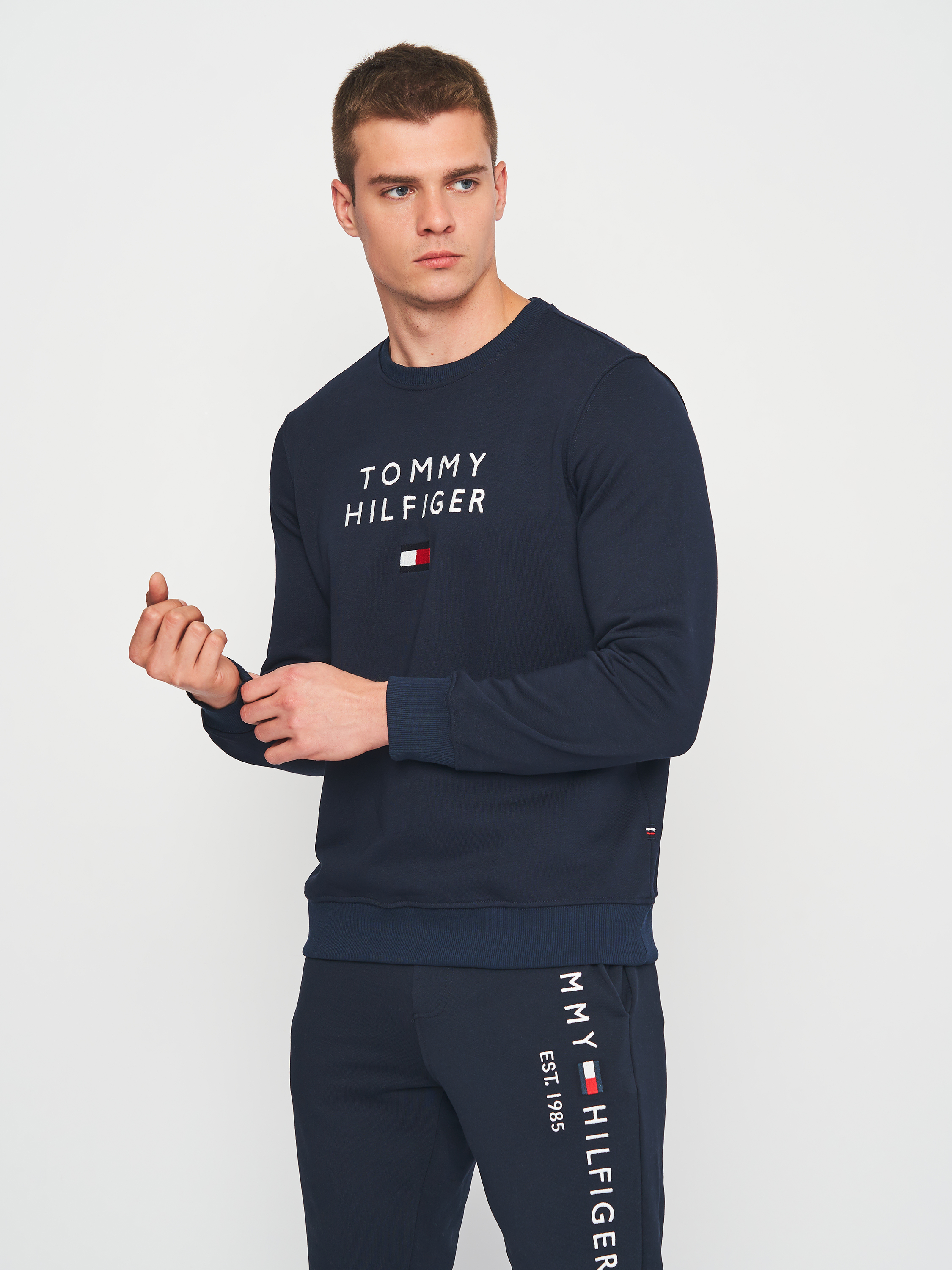 Акція на Світшот Tommy Hilfiger 11203.3 XL (50) Темно-синій від Rozetka