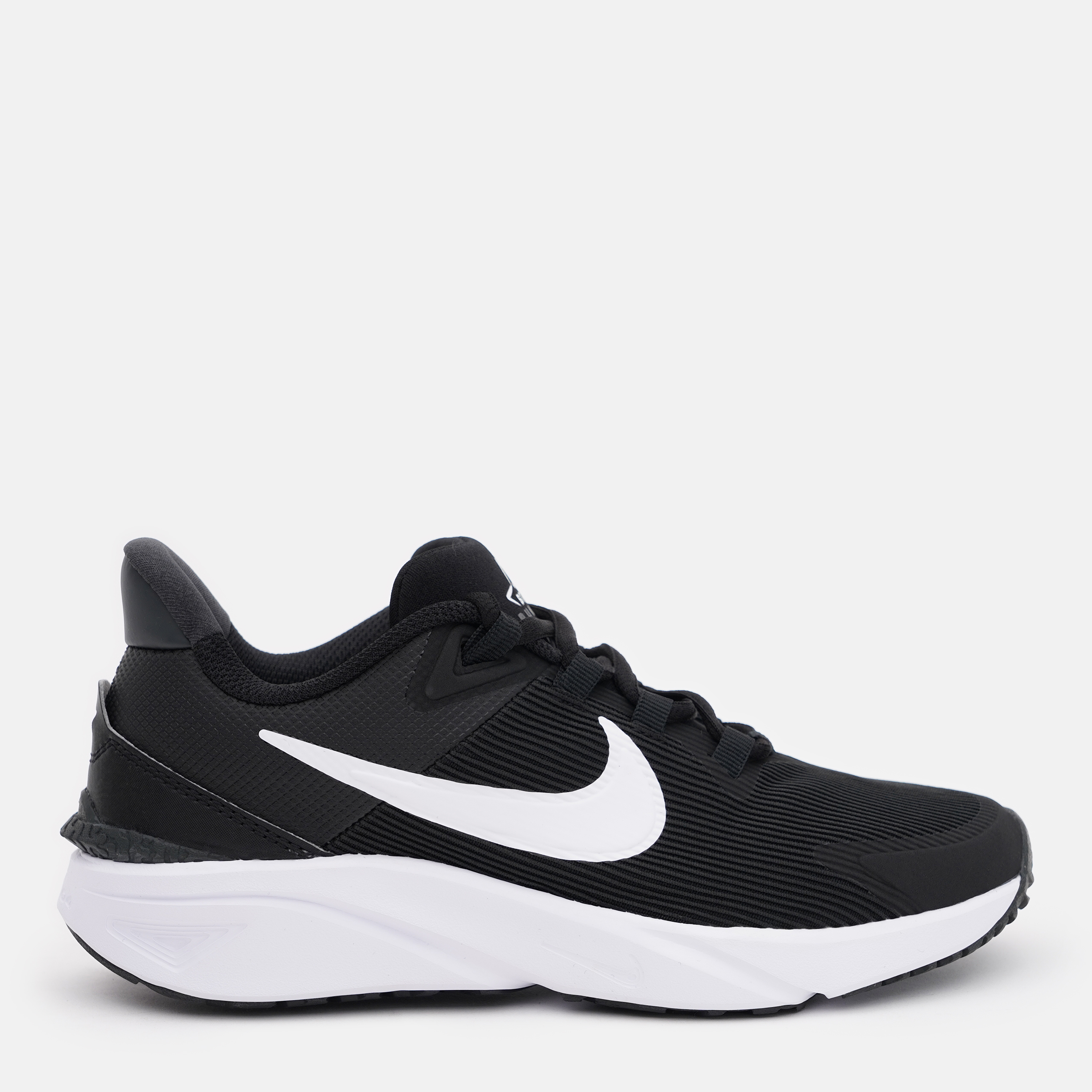 Акція на Підліткові кросівки для хлопчика Nike Star Runner 4 Nn (Gs) DX7615-001 40 Black/White-Anthracite від Rozetka