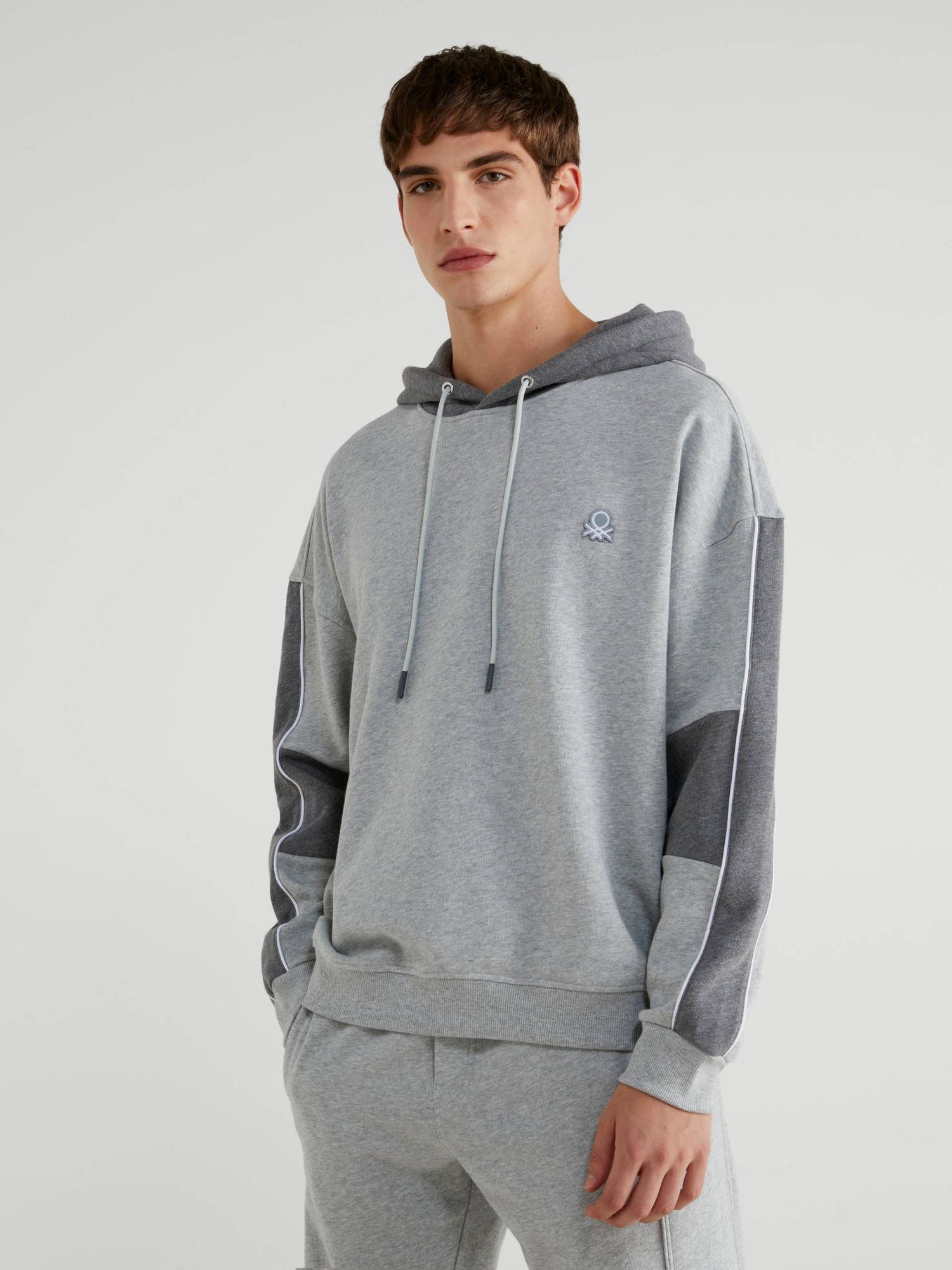 

Худи United Colors of Benetton 3J68J2244-501 S