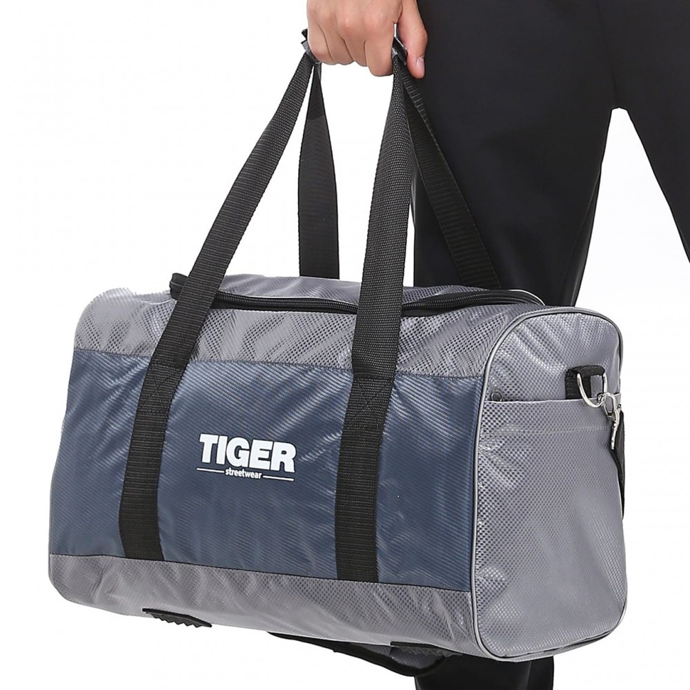 

Спортивно-дорожная универсальная сумка Tiger Gross-2 (на 29 л) Светло-серый + Серый (глянец)