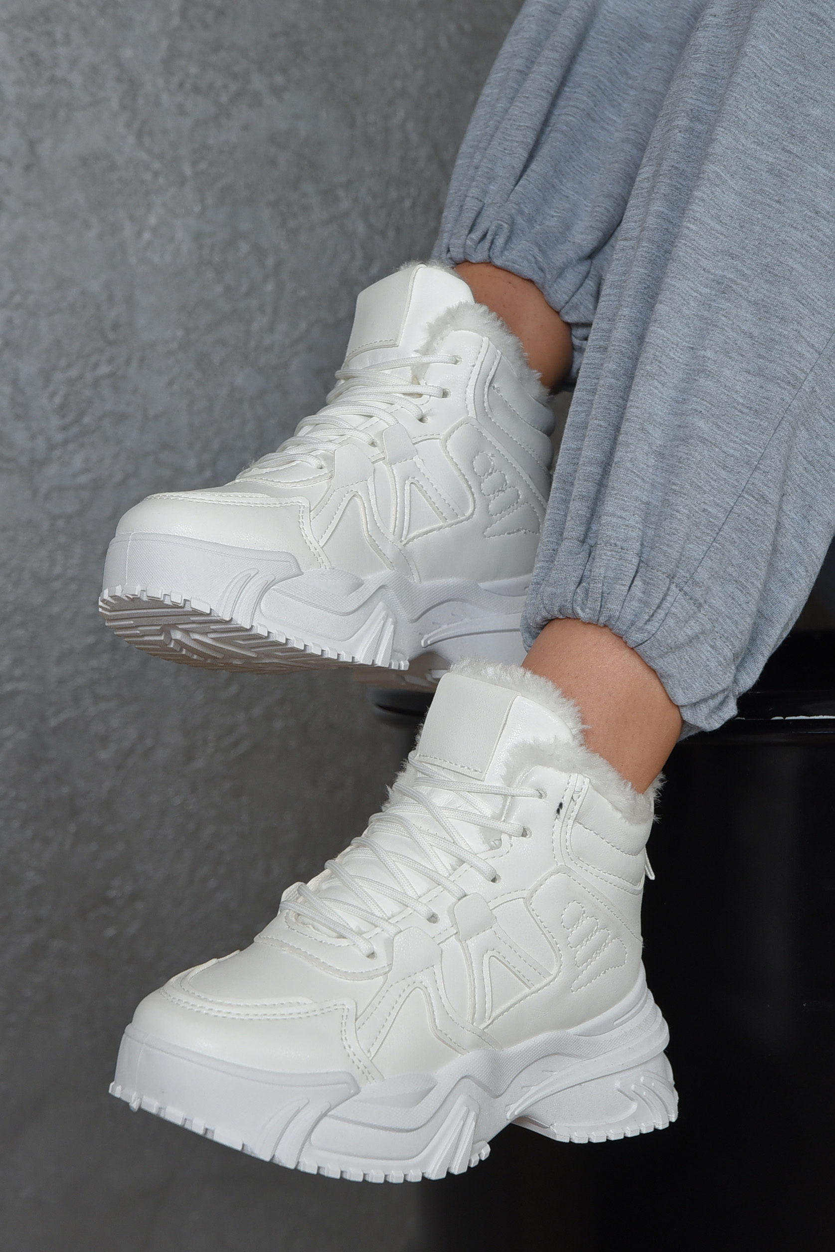 Кроссовки женские на меху белого цвета Happy 40 (165718) от продавца ...