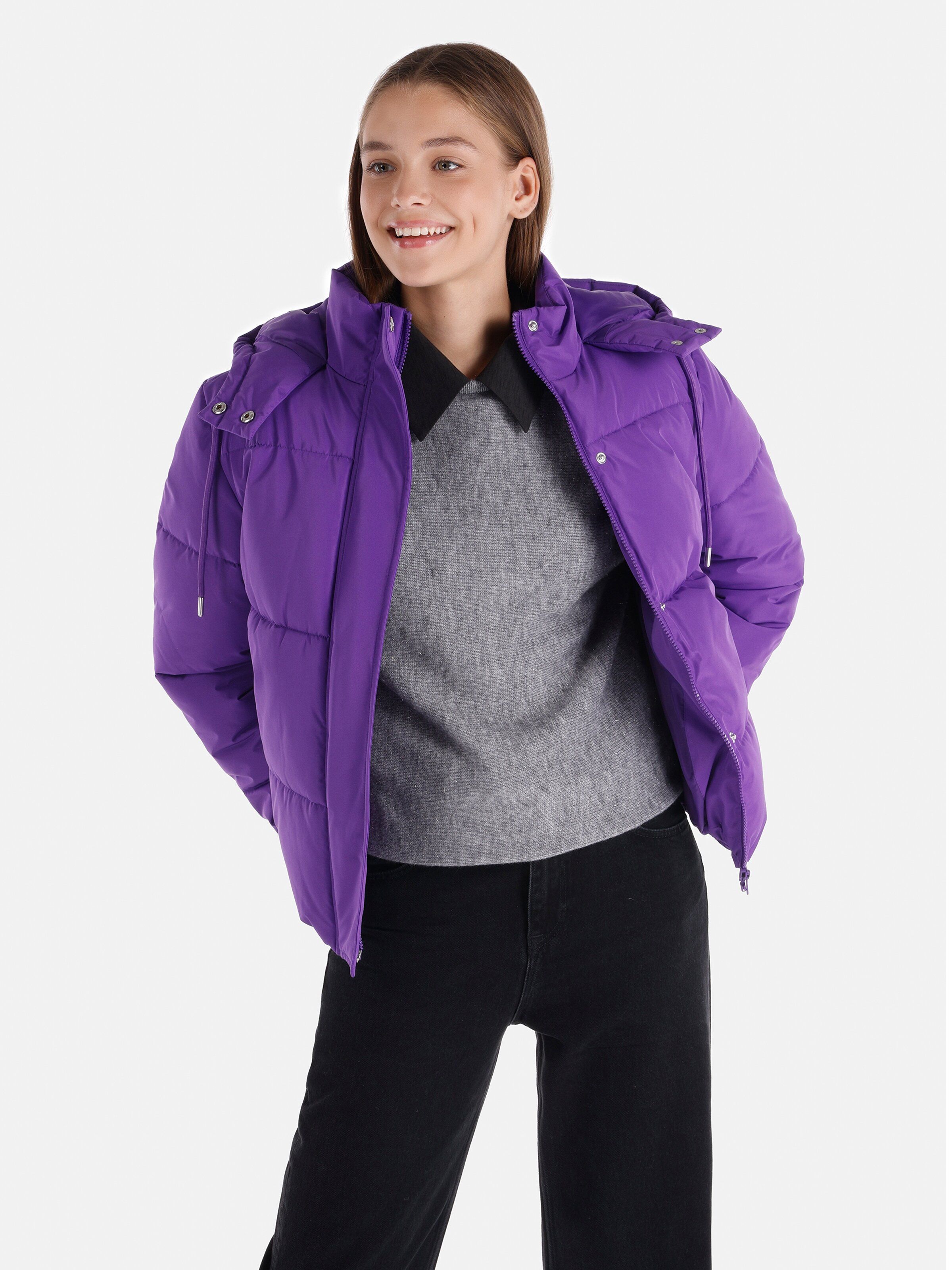 Акція на Куртка демісезонна коротка жіноча Colin's CL1064976PRP XS Purple від Rozetka