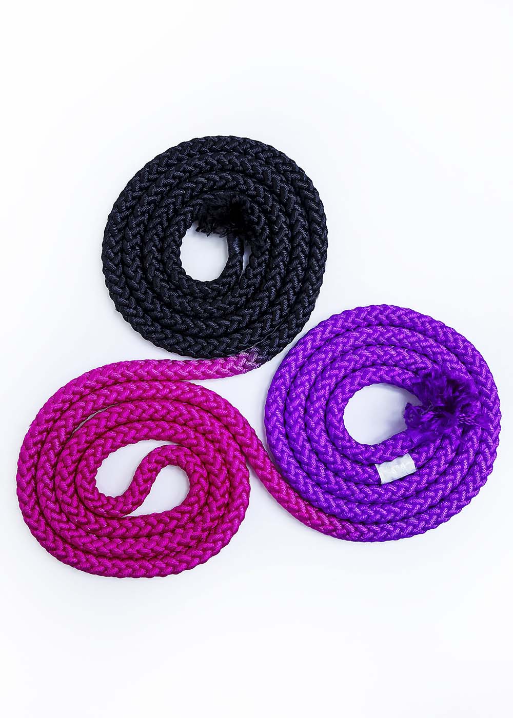 

Скакалка для гимнастики SASAKI NEW FIG M 280G нейлон 3m Black x Raspberry x Violet (SR280Gx)