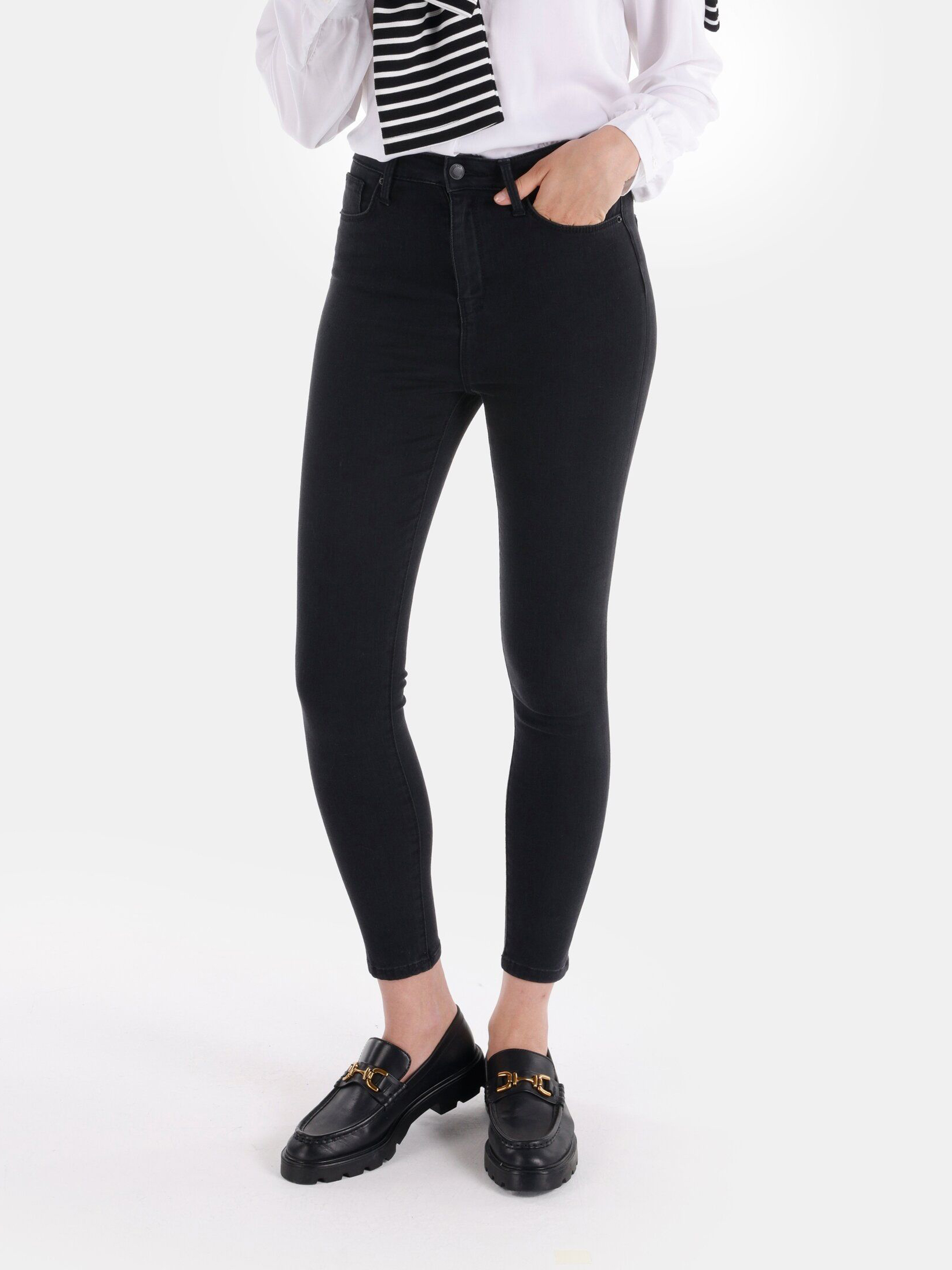 Акція на Джинси Skinny жіночі Colin's 760 Diana CL1066478DN08202 26-30 Чорні від Rozetka