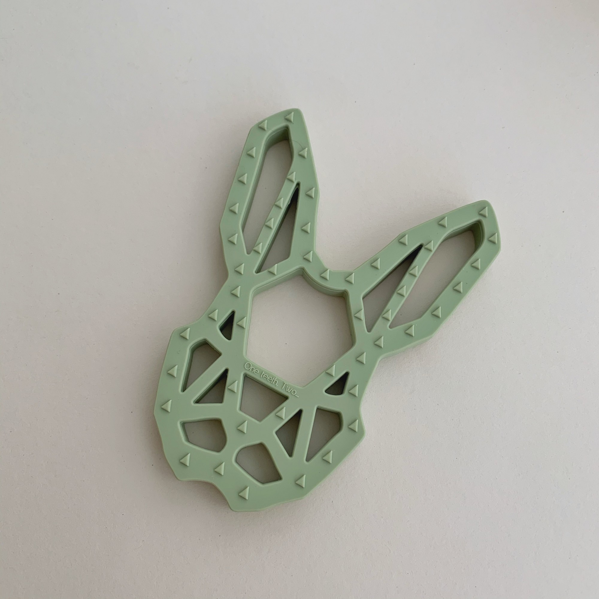 

Грызунок силиконовый One Rabbit One.Teeth.Two Олива