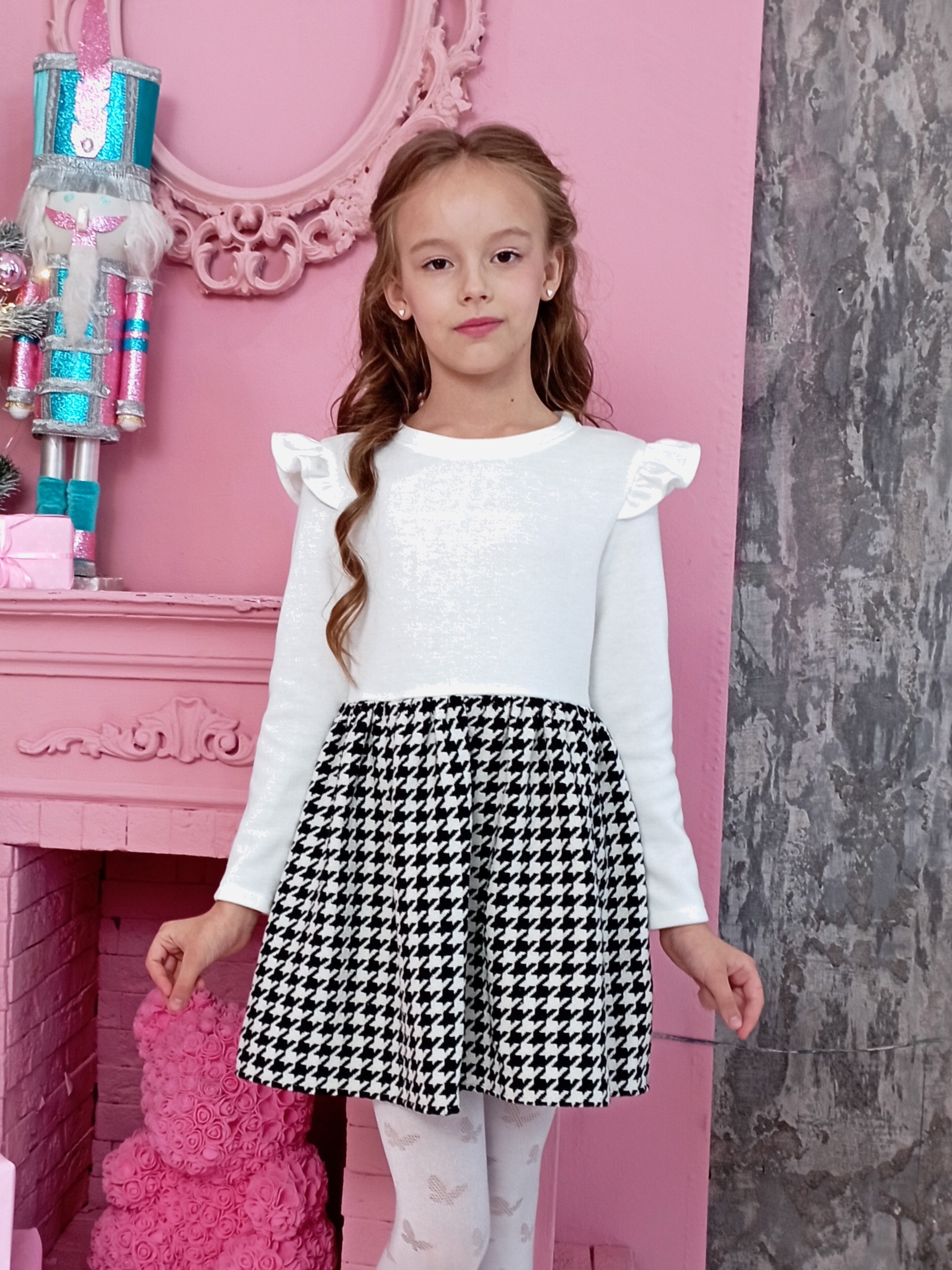 Акція на Підліткова сукня для дівчинки Ласточка 23_1018 140 см Біла з чорним від Rozetka