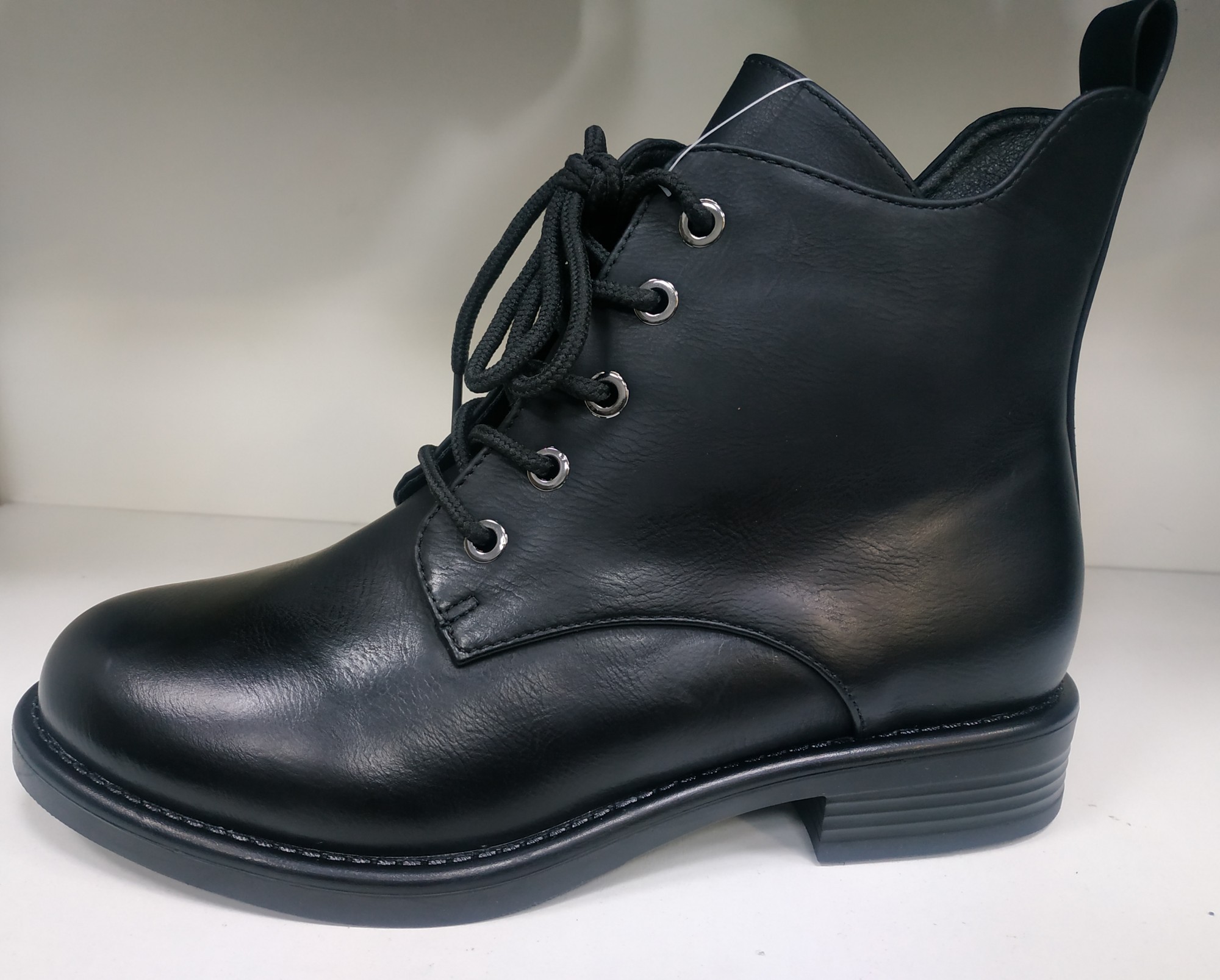 

Ботинки L&M F216-11 203049 41 26 см