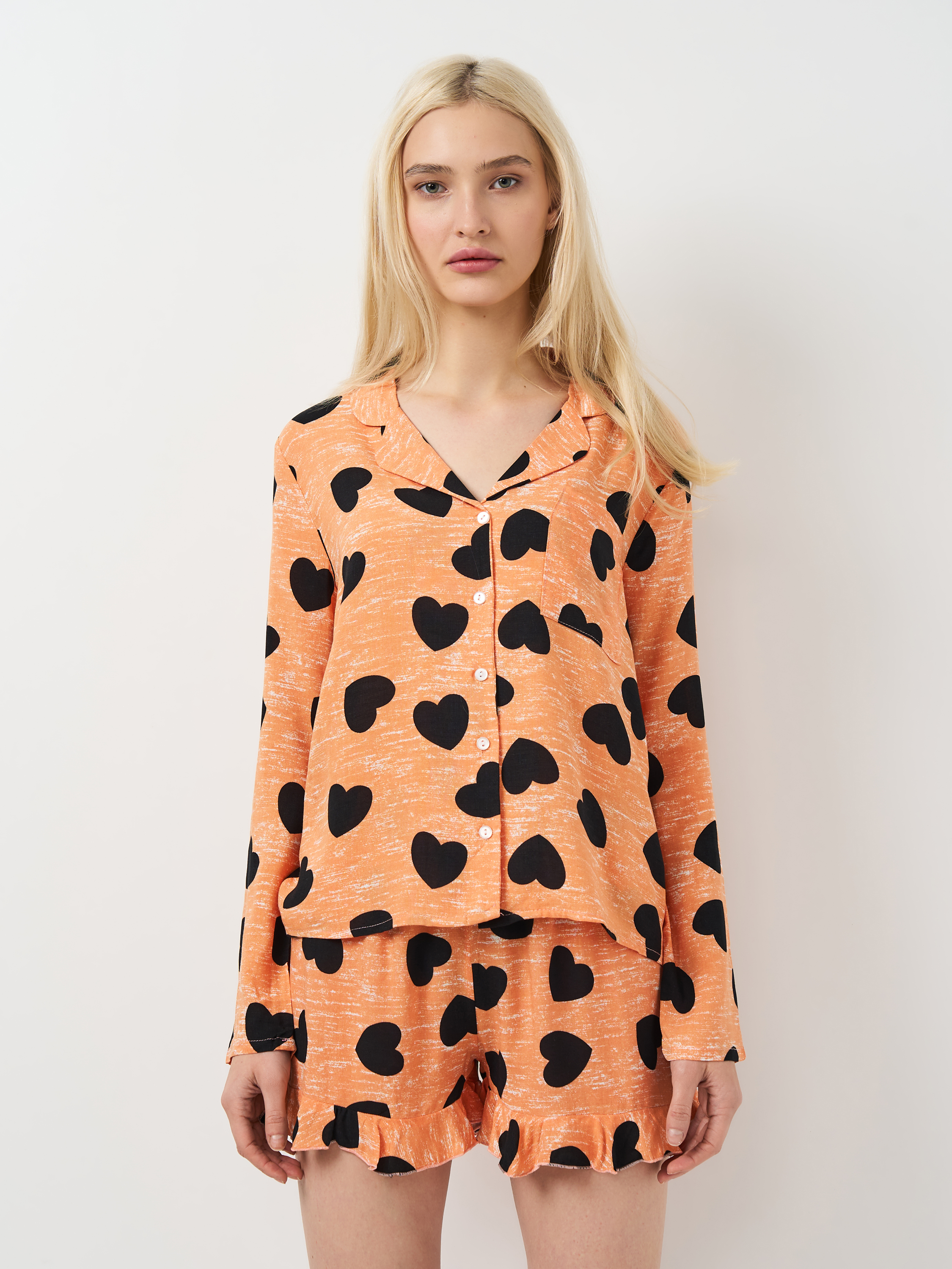Акція на Піжама (сорочка + шорти) жіноча з віскози Trendyol THMAW21PT0043 34 Peach від Rozetka