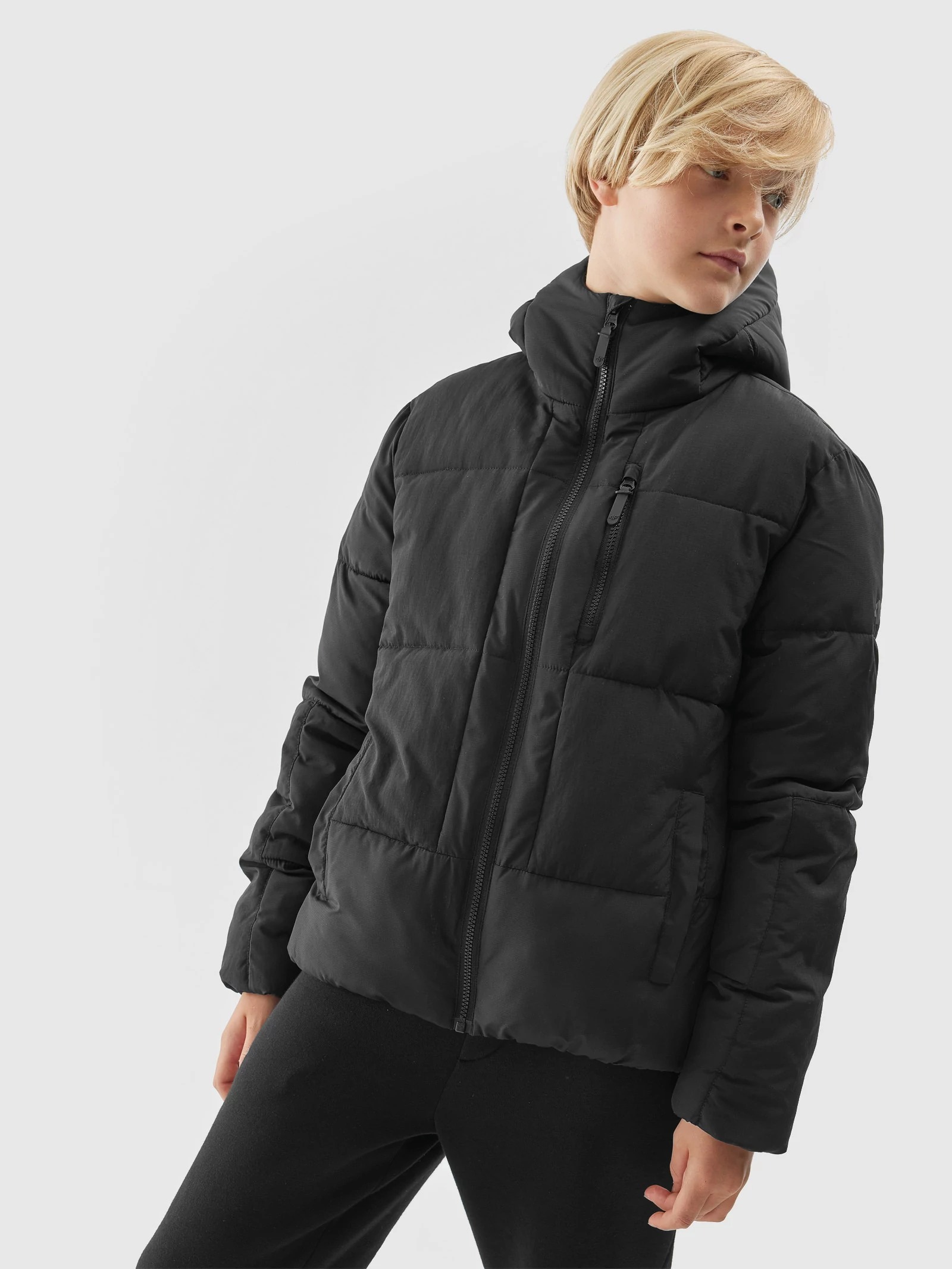 Акция на Підліткова зимова куртка для хлопчика 4F 4FJAW23TDJAM276-21S 140 см от Rozetka