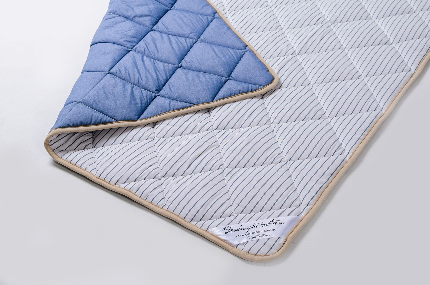 

Одеяло из шерсти мериносов 200х200 всесезонное Goodnight Store цвет Синий / Белый в синюю полоску