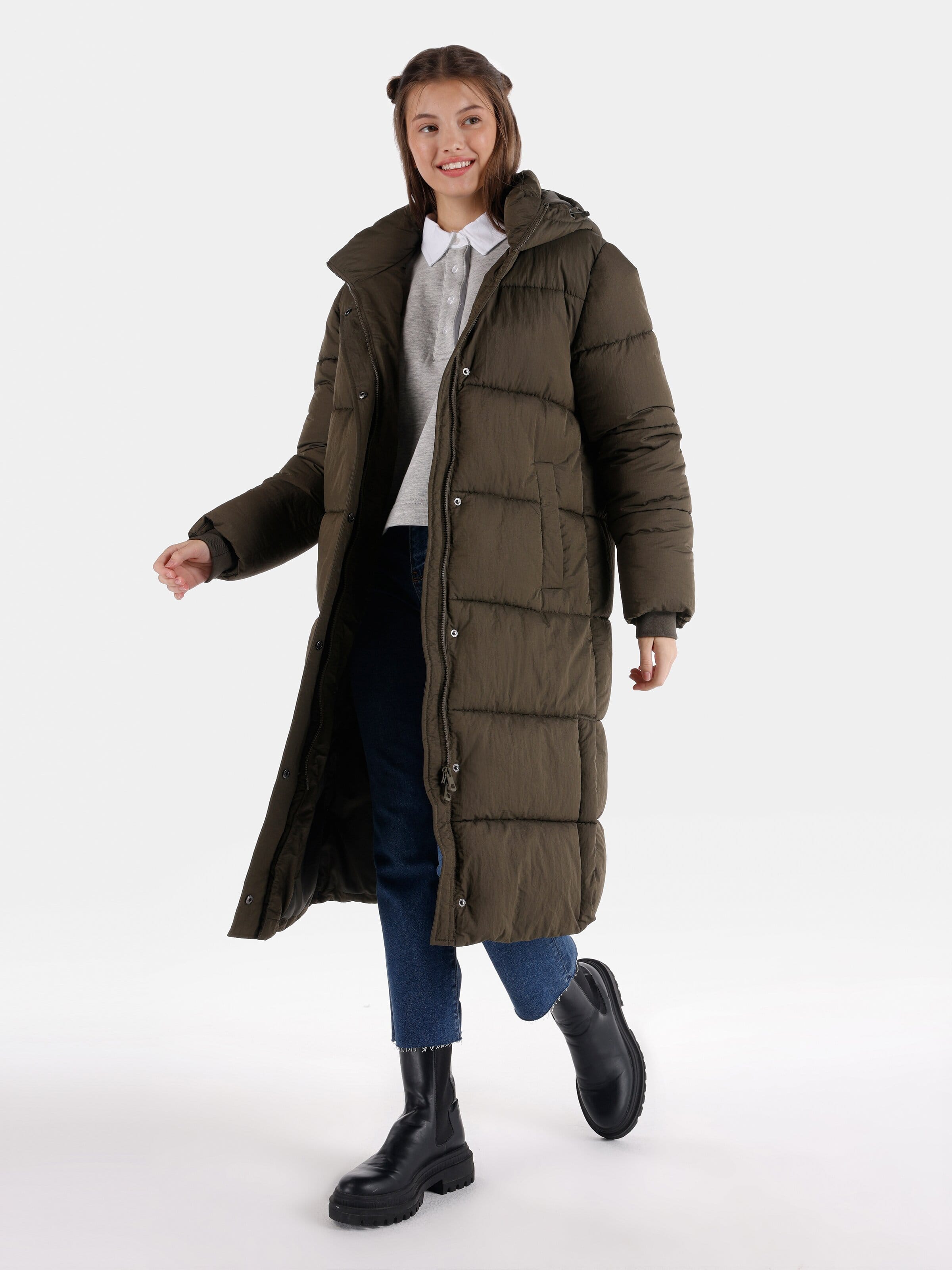 Акція на Куртка зимова довга жіноча Colin's CL1065794 XS Khaki від Rozetka