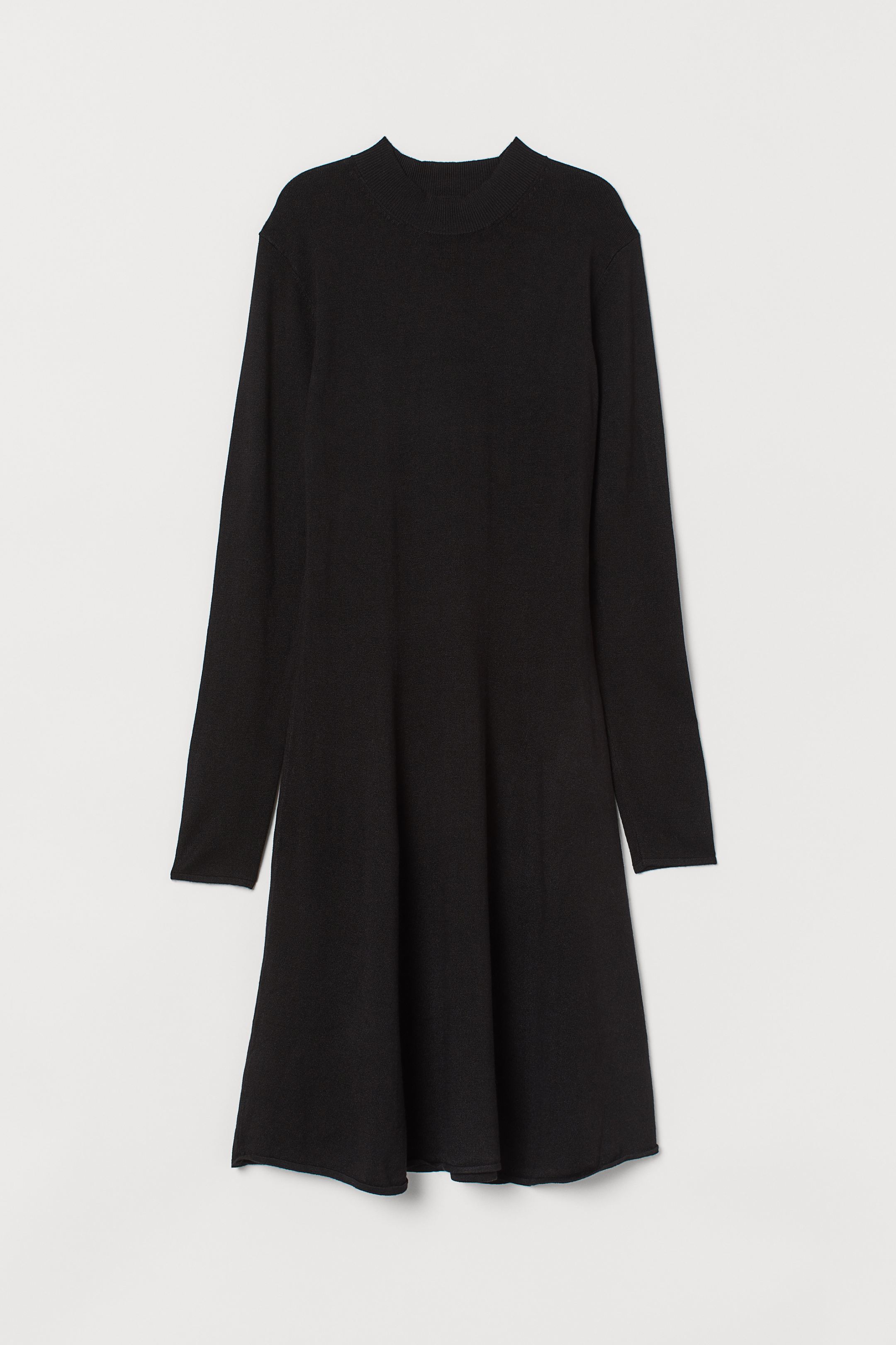 

Платье H&M M черный 8031180