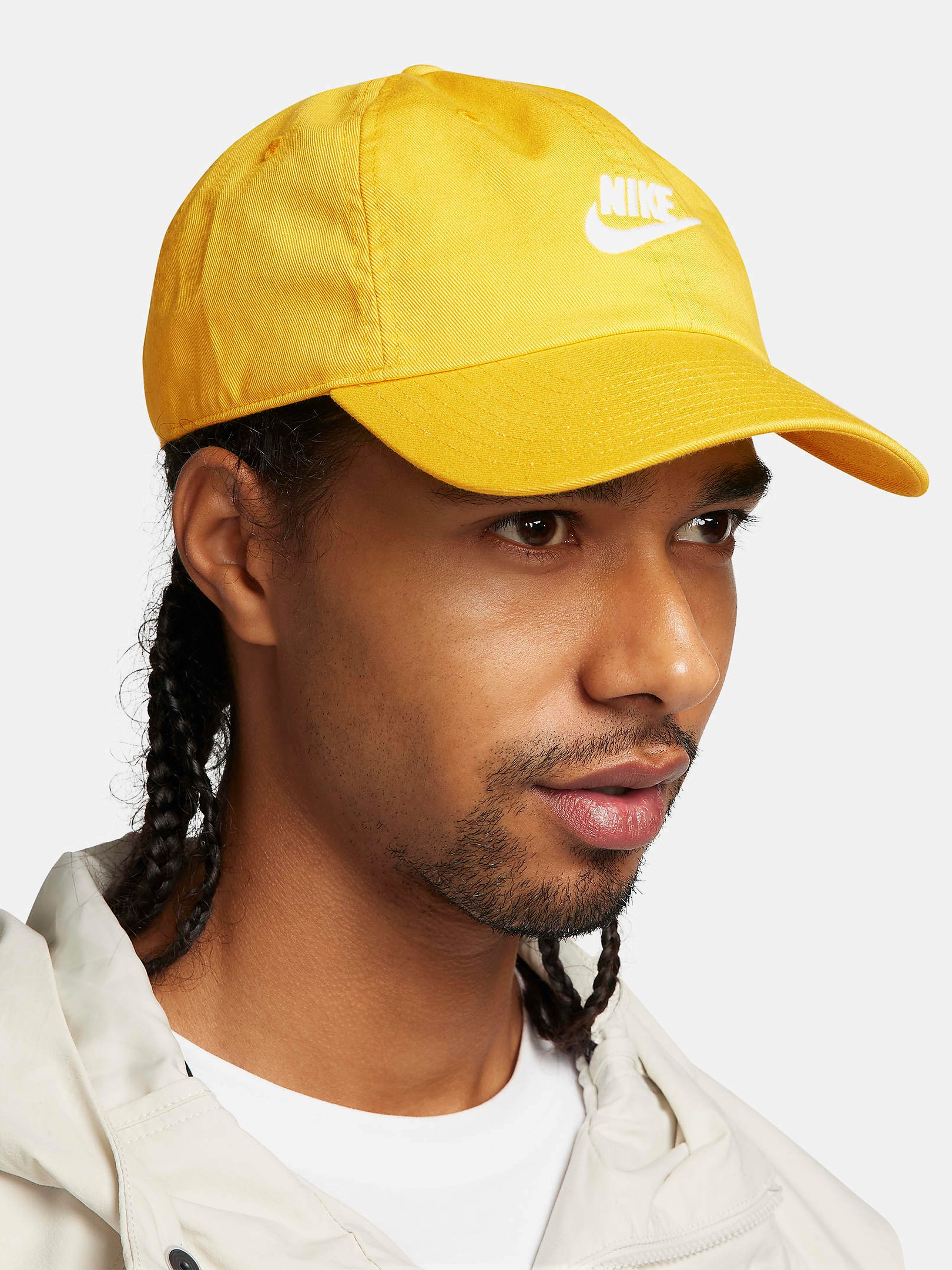 Акція на Кепка чоловіча Nike Unstructured Futura Wash Cap FB5368-718 S/M Жовта/Біла від Rozetka