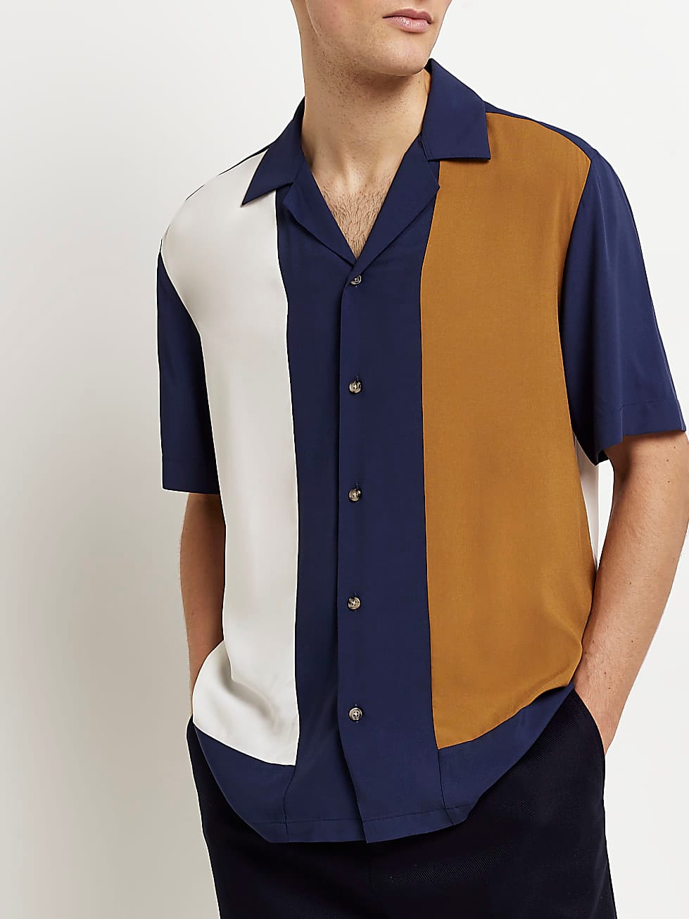 Сорочка літня чоловіча River Island XAZ428871WZNO M Синя-біла-коричнева від Rozetka на платформі USKIDKA Акція на Сорочка літня чоловіча River Island XAZ428871WZNO M Синя-біла-коричнева від Rozetka