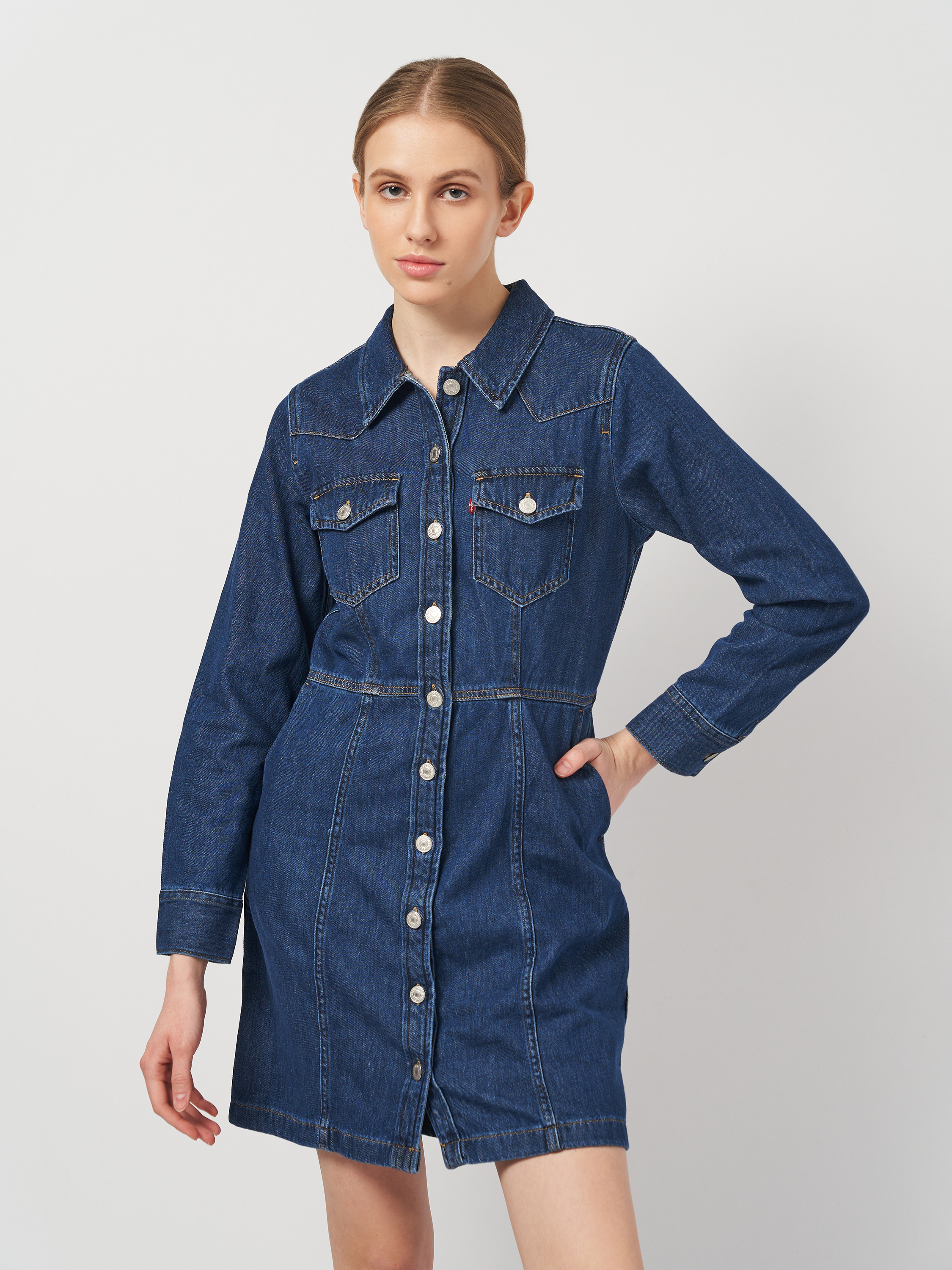 Акція на Сукня-сорочка джинсова коротка осіння жіноча Levi's Flynn Western Core Dress A7592-0000 S New York Mom від Rozetka