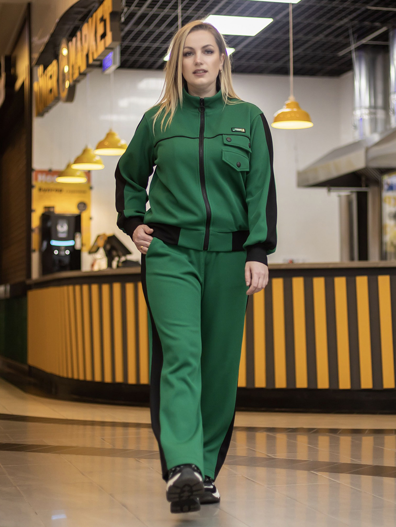 Акція на Спортивний костюм жіночий VLAVI Марго 139902 50 Зелений від Rozetka
