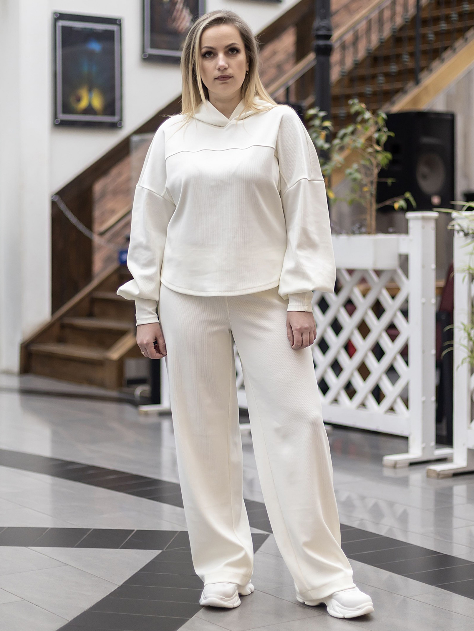 Акція на Спортивний костюм жіночий VLAVI Еліза 140001 58 Білий від Rozetka