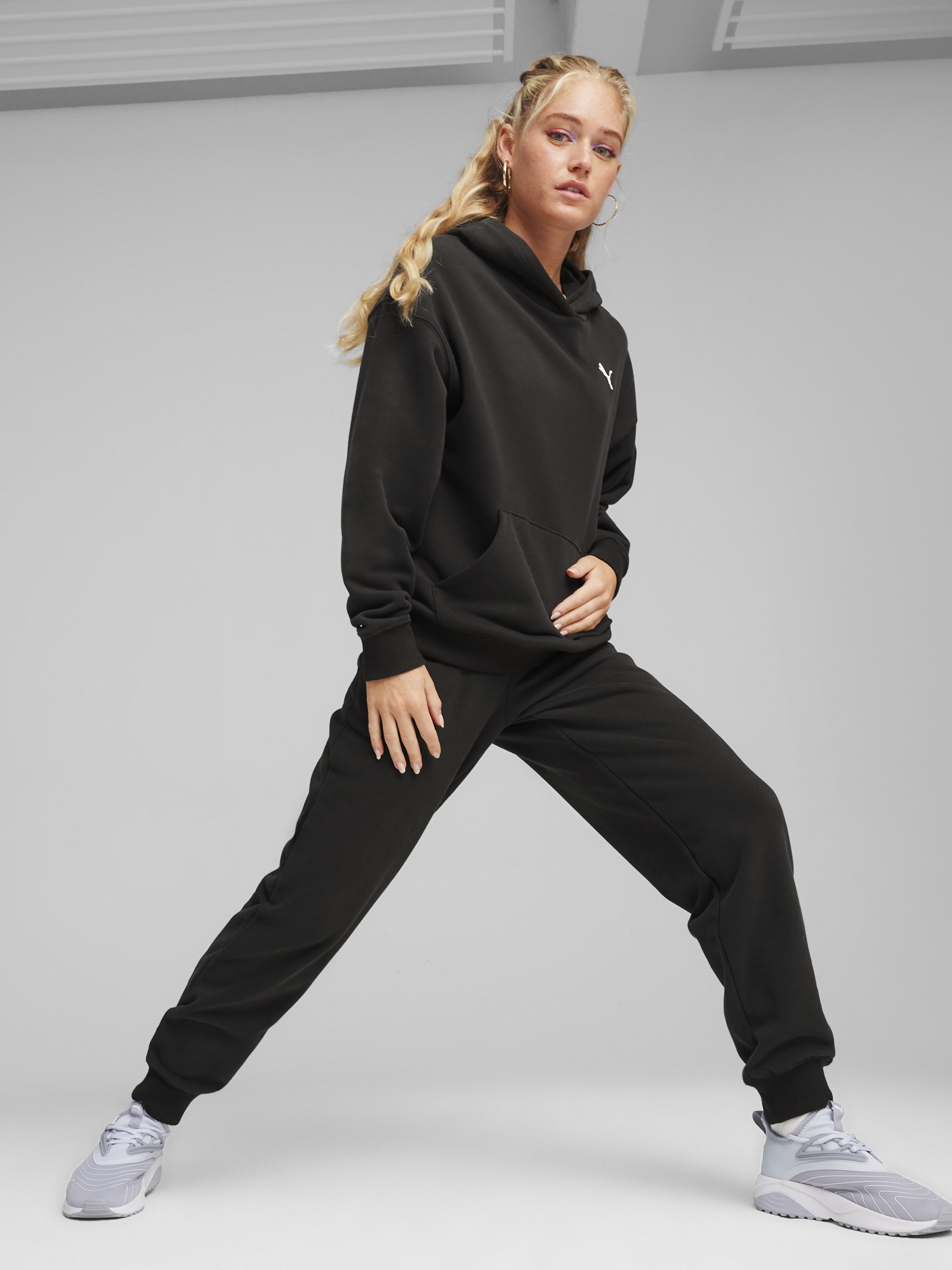 Акція на Спортивний костюм жіночий Puma Loungewear Suit Tr 67992001 S Black від Rozetka