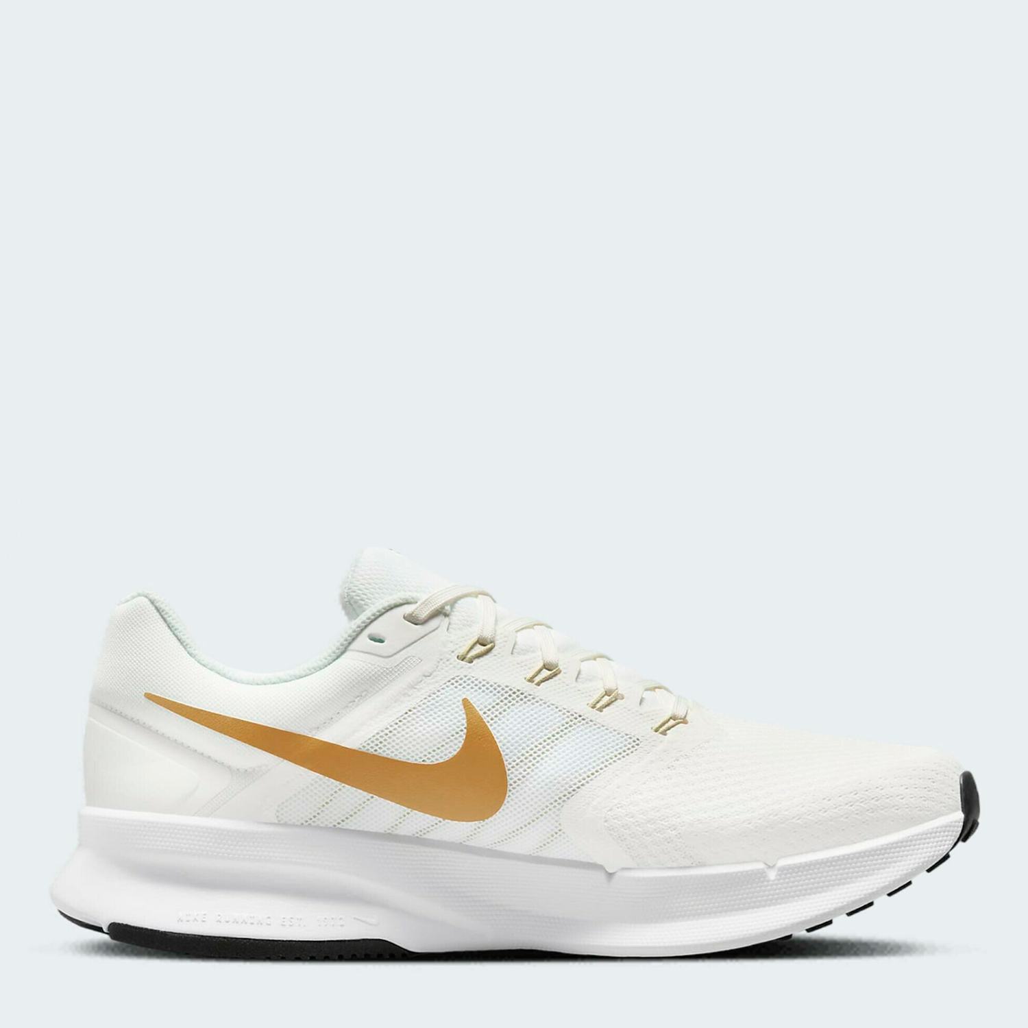 Акція на Чоловічі кросівки для бігу Nike Run Swift 3 DR2695-103 40 (7US) 25 см Білий/Бронзовий від Rozetka