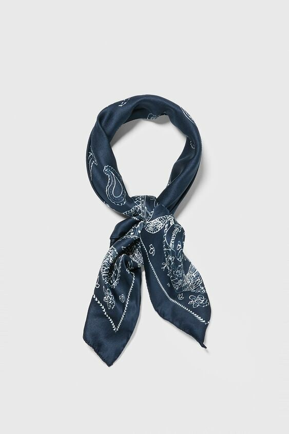 

Платок Zara синий с рисунком атласный, полиэстер M (8585 302 401)