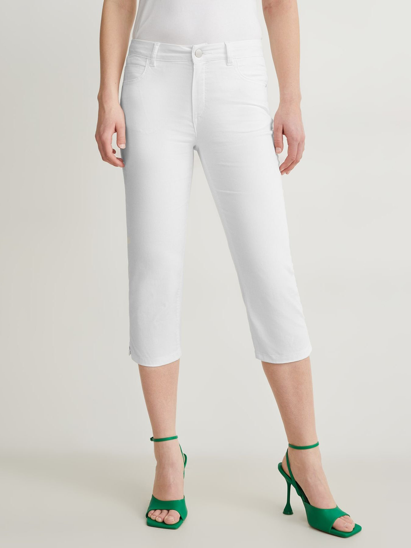 Акція на Капрі джинсові Skinny жіночі C&A GD-00074735 48 Білі від Rozetka