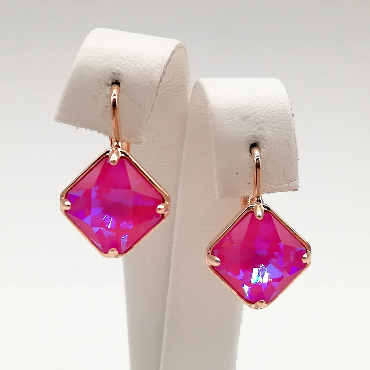 

Серьги SONATA из медицинского золота, кристаллы Swarovski ярко-розового цвета, позолота PO, 24761