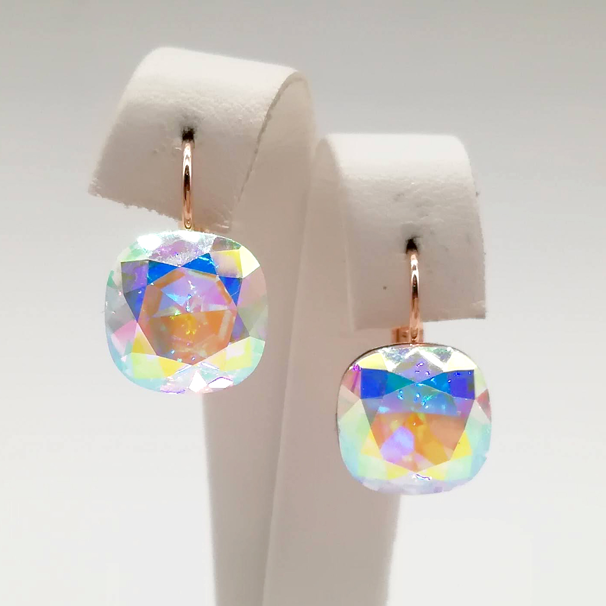 

Серьги SONATA из медицинского золота, кристаллы Swarovski цвета "Хамелеон", позолота PO, 24747