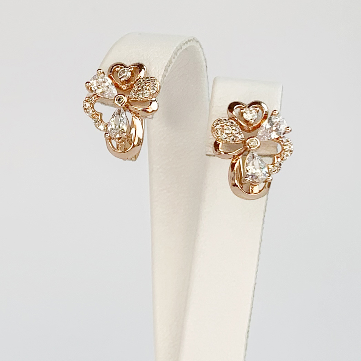 

Серьги Xuping из медицинского золота, белые фианиты, позолота PO, 24951