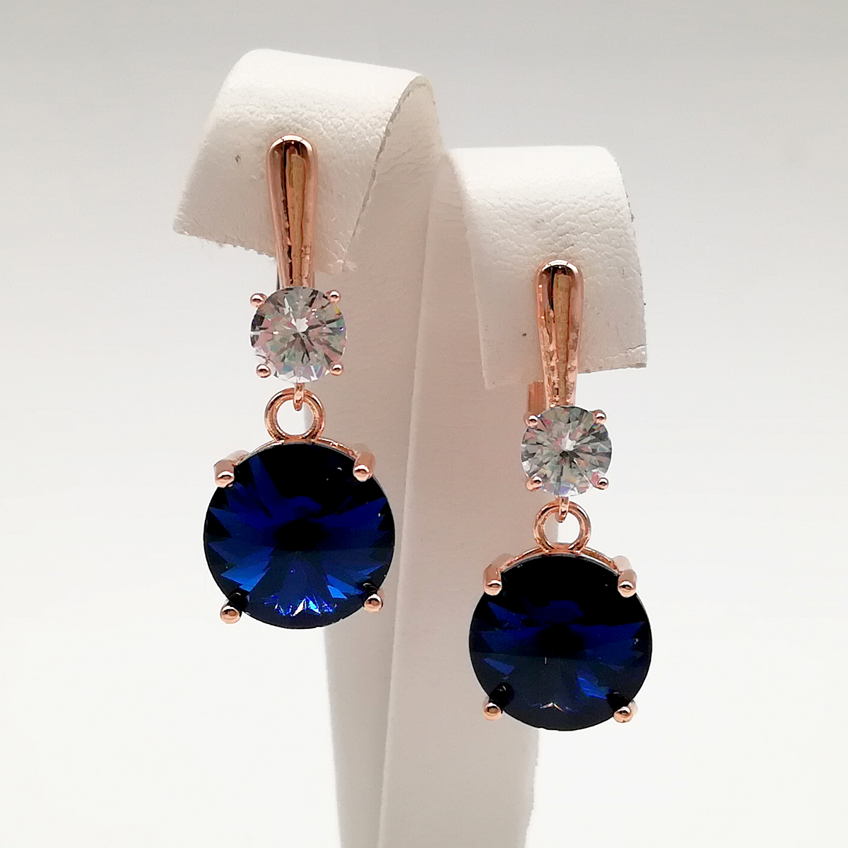 

Серьги SONATA из медицинского золота, кристаллы Swarovski темно-синего цвета и белые фианиты, позолота PO, 24815