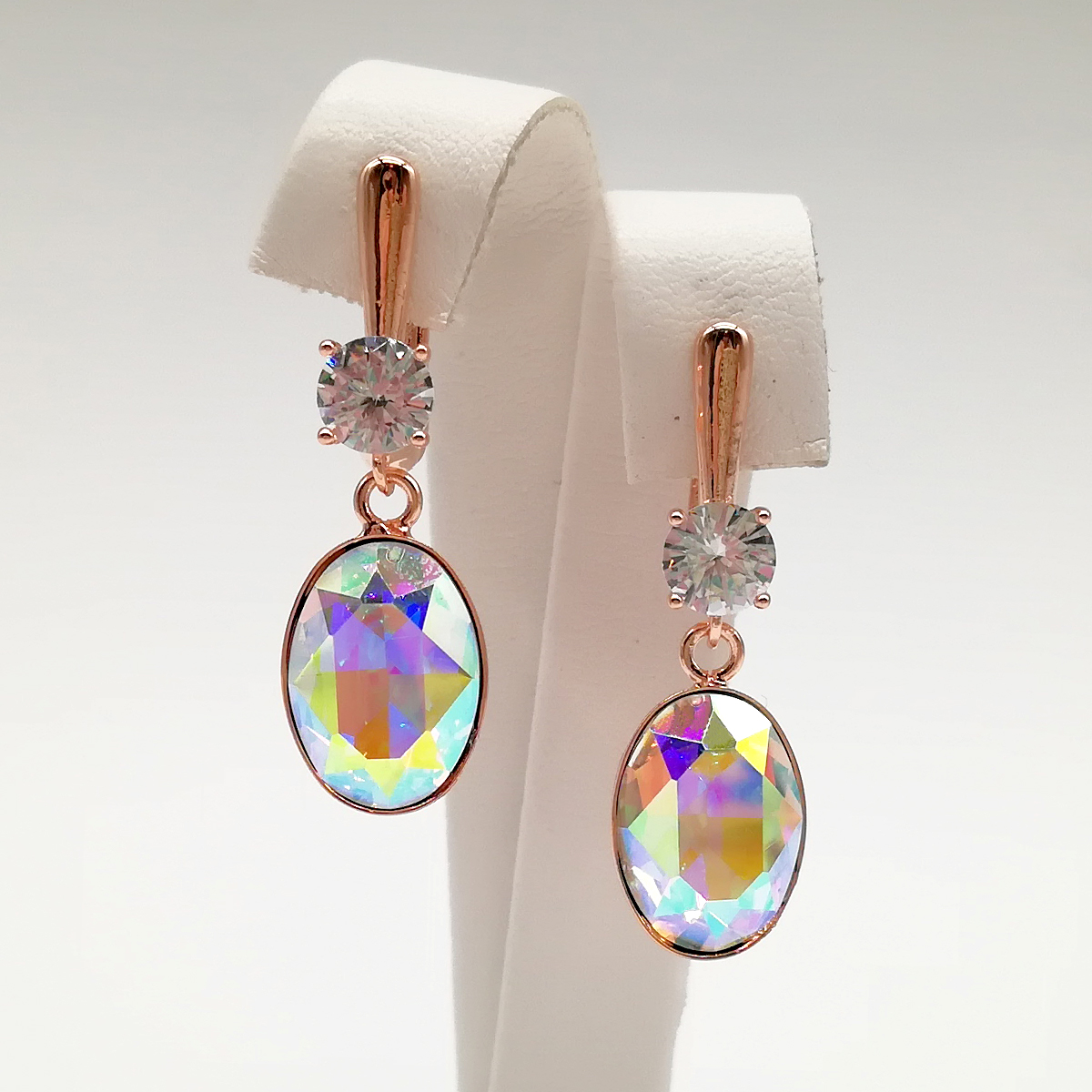 

Серьги SONATA из медицинского золота, кристаллы Swarovski цвета "Хамелеон" и белые фианиты, позолота PO, 24808
