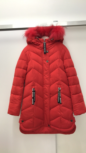 

Пальто зимнее с натуральной опушкой R&M Kids A21492-425 122 см красный