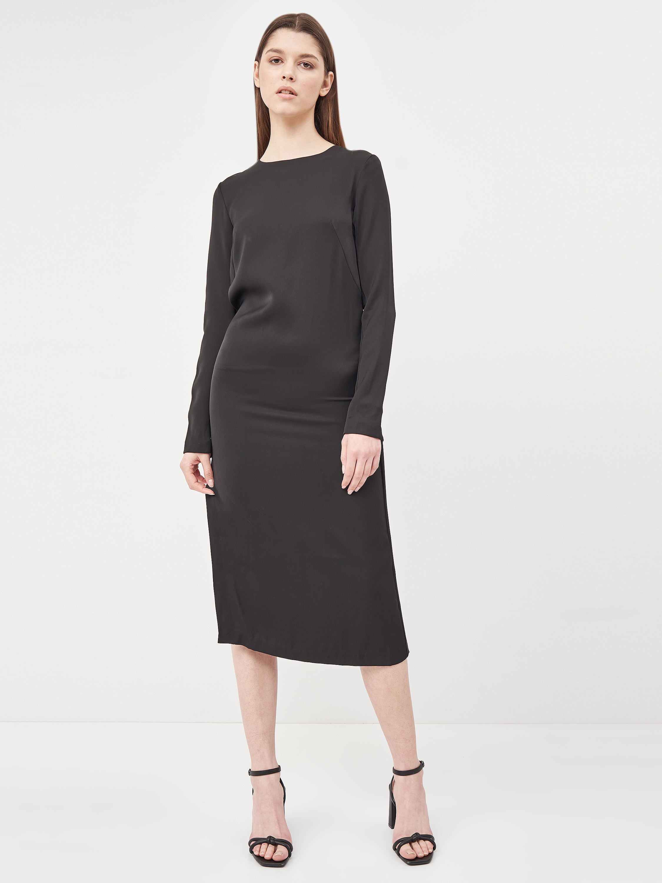 

Платье H&M KK3390752 32 Черное
