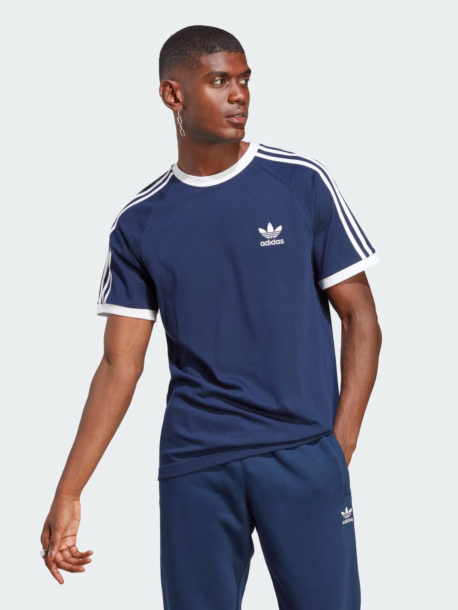 Акція на Футболка бавовняна чоловіча Adidas Originals 3-Stripes Tee IA4850 L Синя від Rozetka