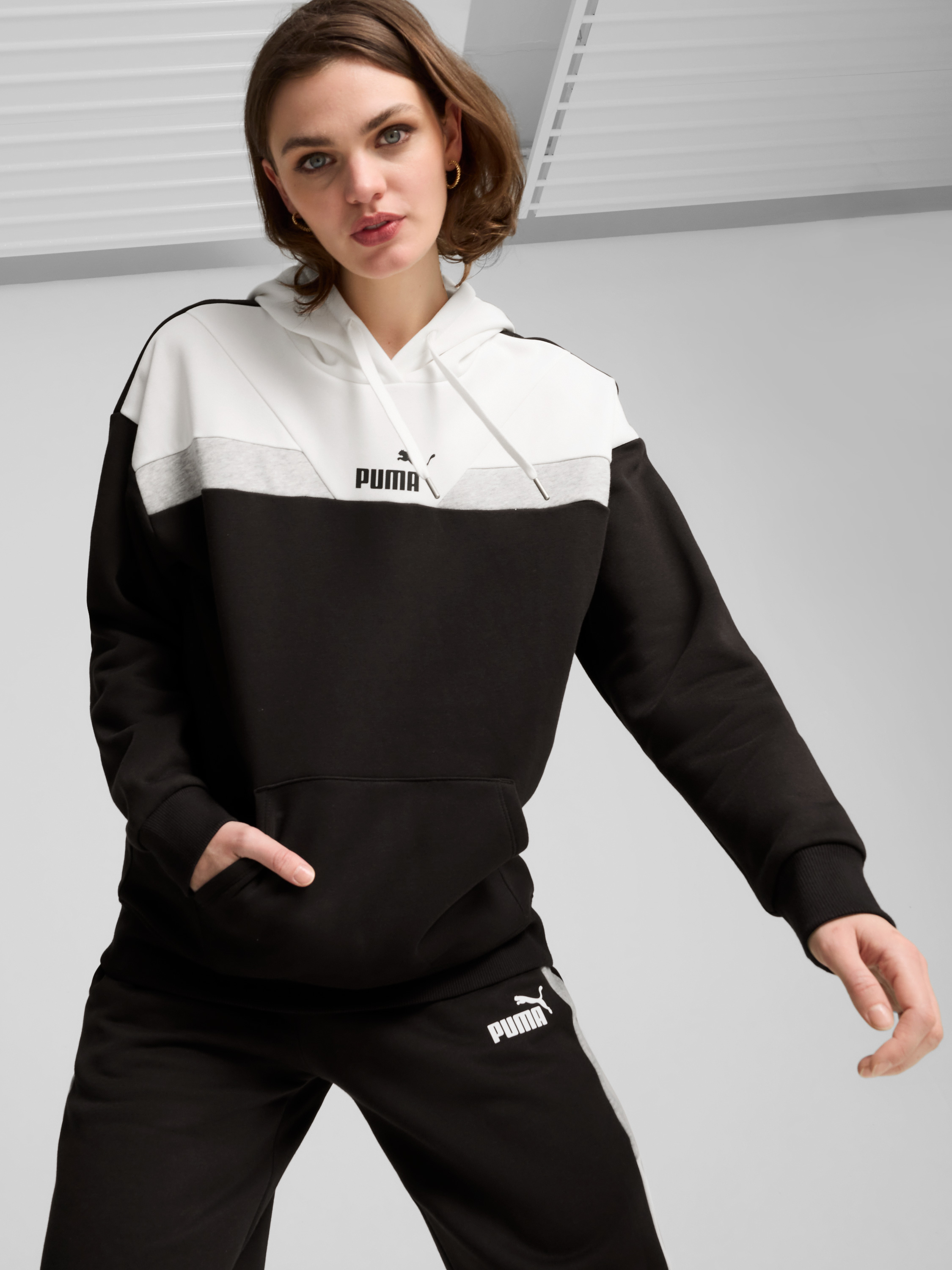 Акція на Худі тепле жіноче Puma Power Hoodie Fl 68164701 XL Чорне від Rozetka