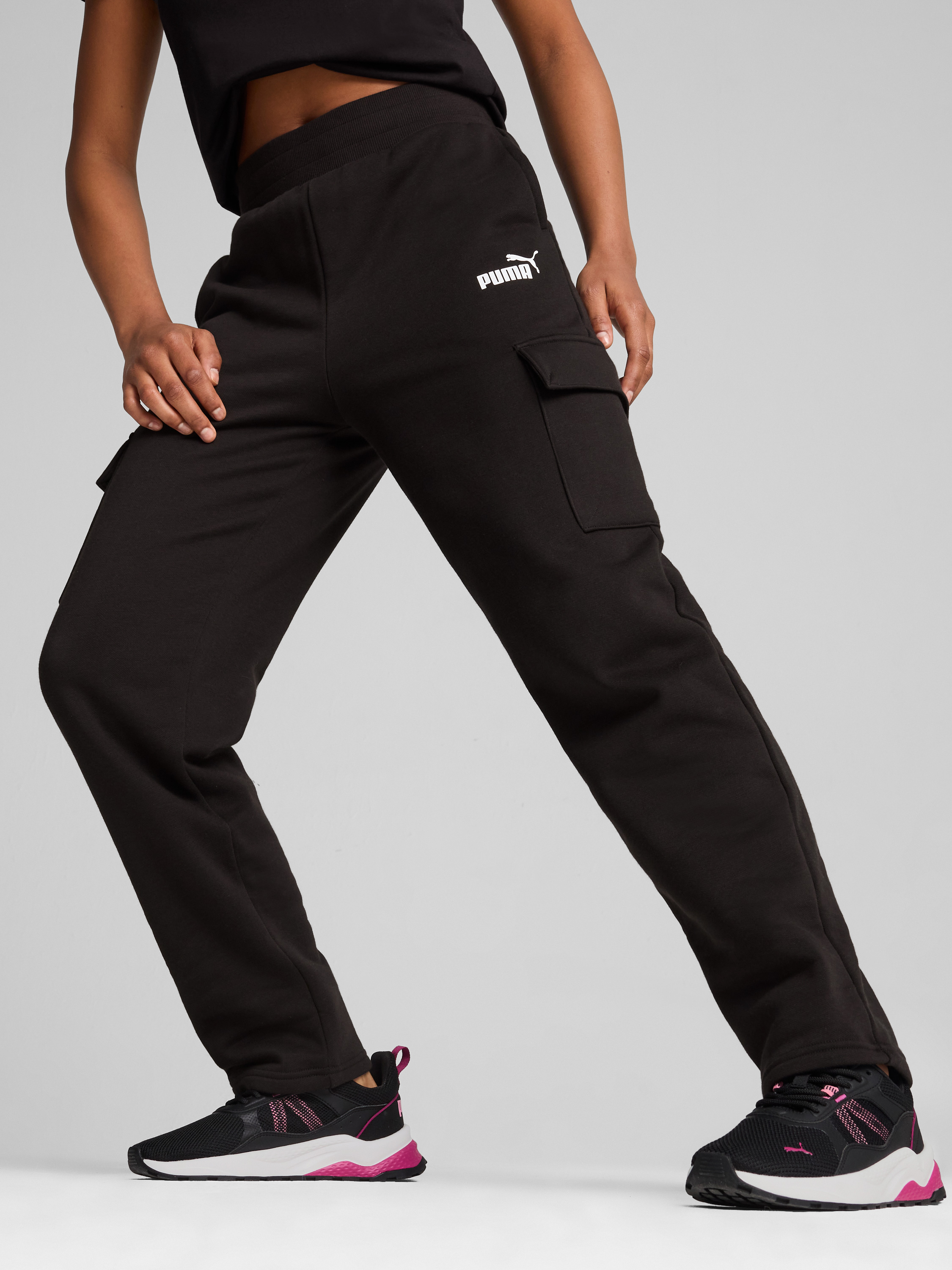 Акція на Спортивні штани на флісі жіночі Puma Ess+ Cargo Pants Fl 68250201 M Чорні від Rozetka