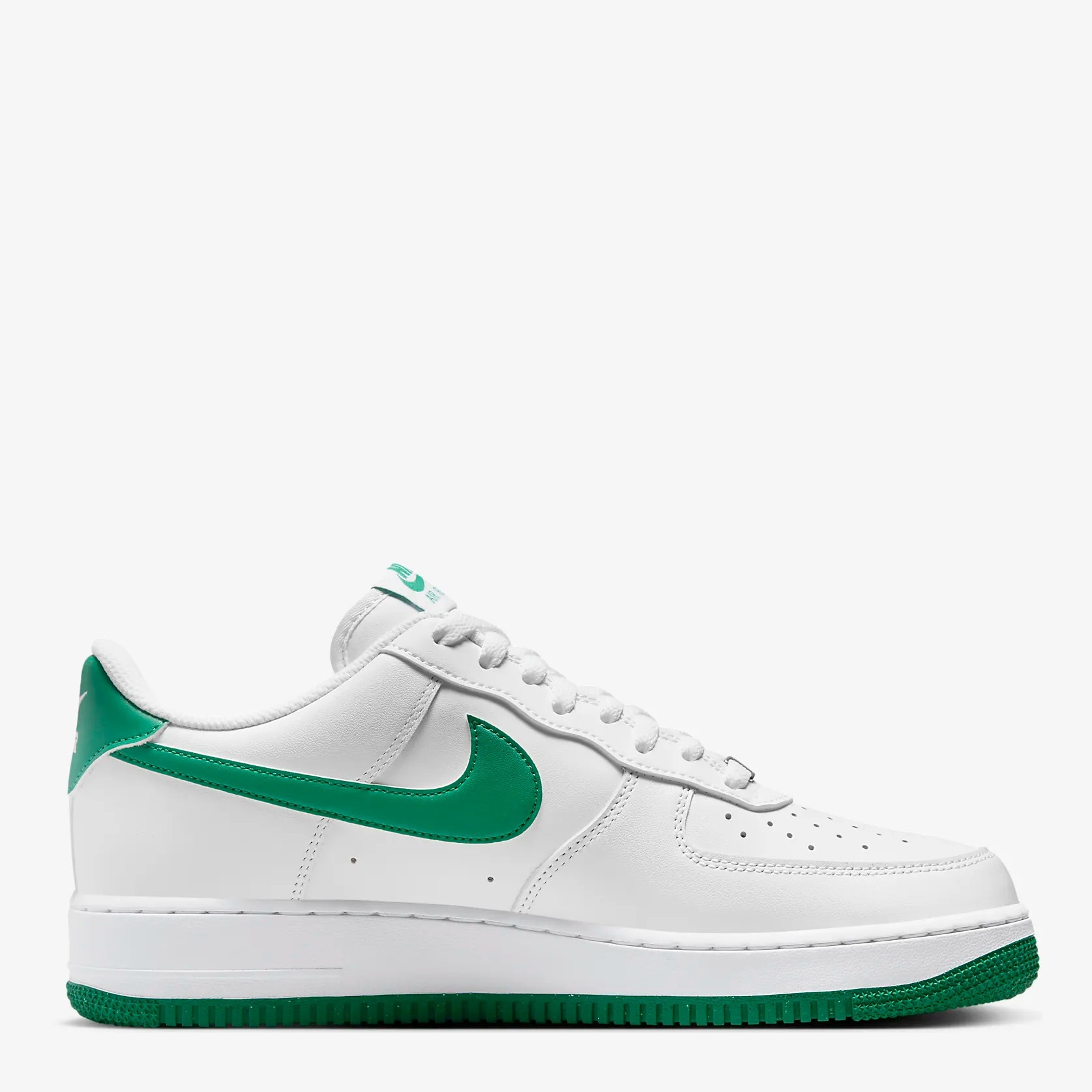 Акція на Чоловічі кеди низькі Nike Air Force 1 07 FJ4146-102 40.5 (7.5US) 25.5 см Білі від Rozetka